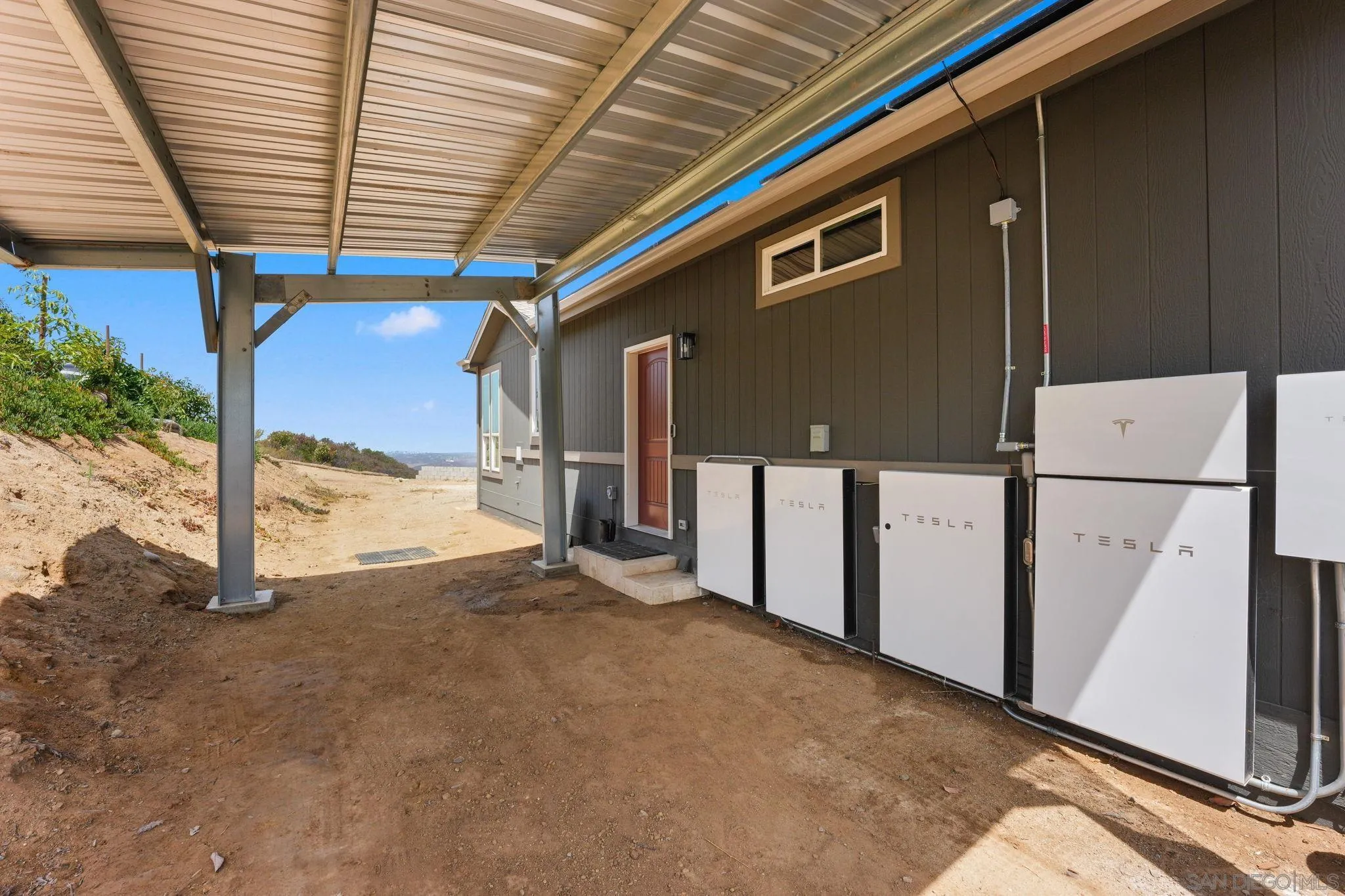https://cdn.realtyfeed.com/cdn/127/260018646/1010d9d654cb8175bffc6f345915a24b.webp