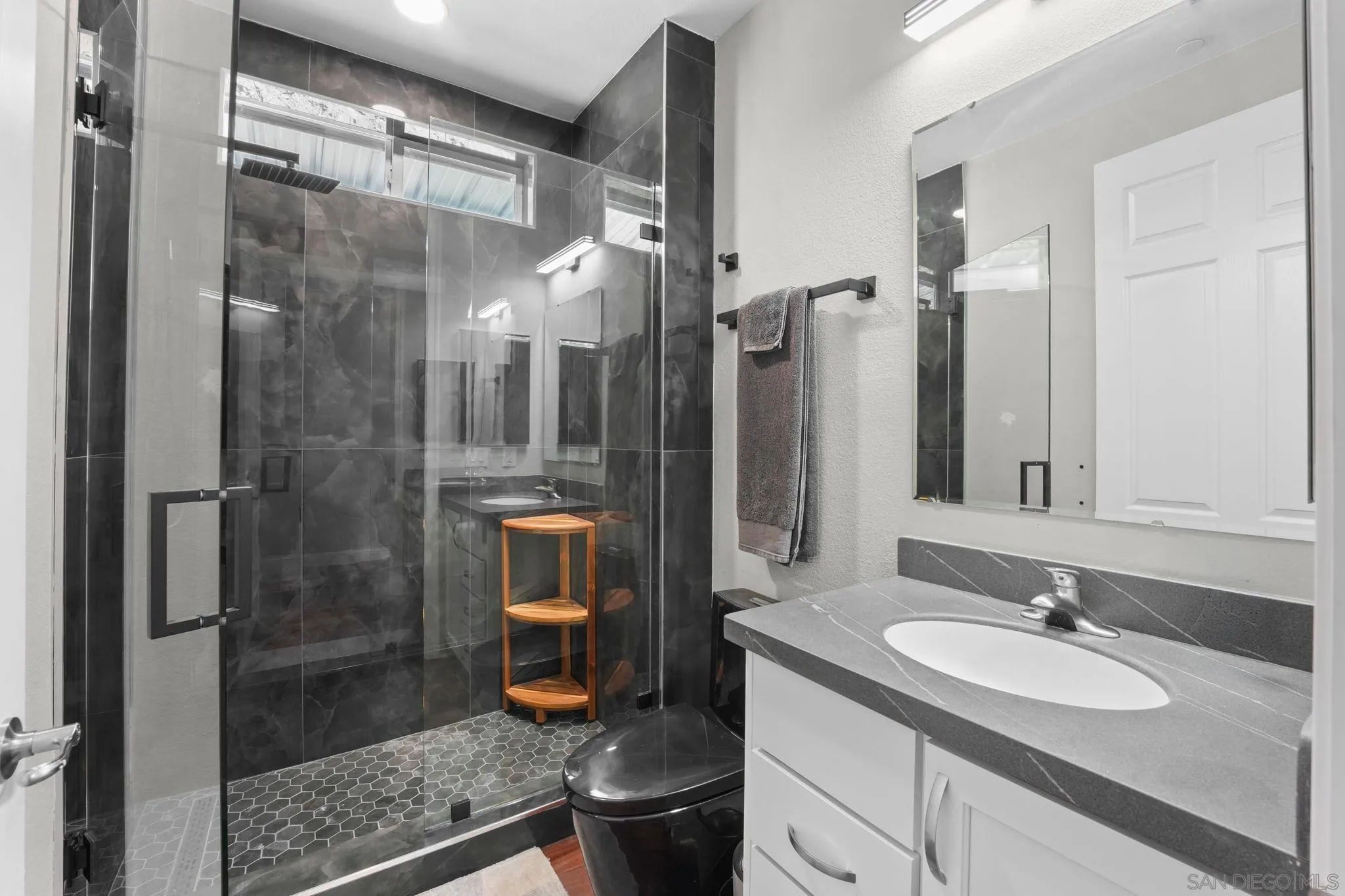 https://cdn.realtyfeed.com/cdn/127/260018646/440dc23051d53c3b9bdab5eb4f92e319.webp
