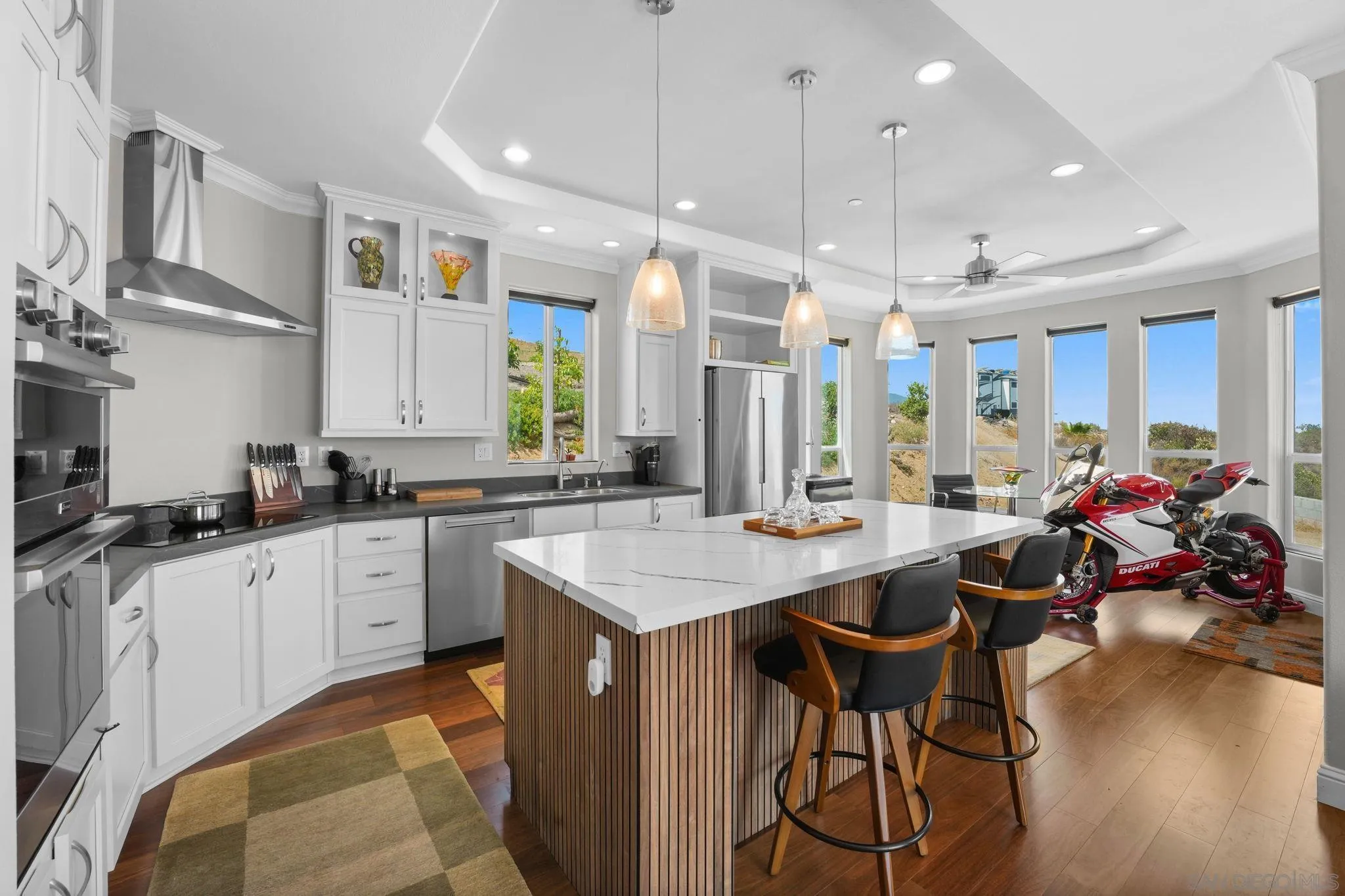 https://cdn.realtyfeed.com/cdn/127/260018646/83114f123b12620b4032ce853a7e7353.webp