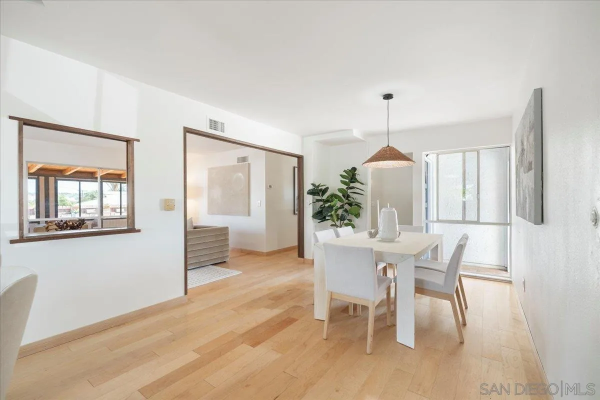 https://cdn.realtyfeed.com/cdn/127/260018648/16543661c20a356ca363f12dc3d235cd.webp