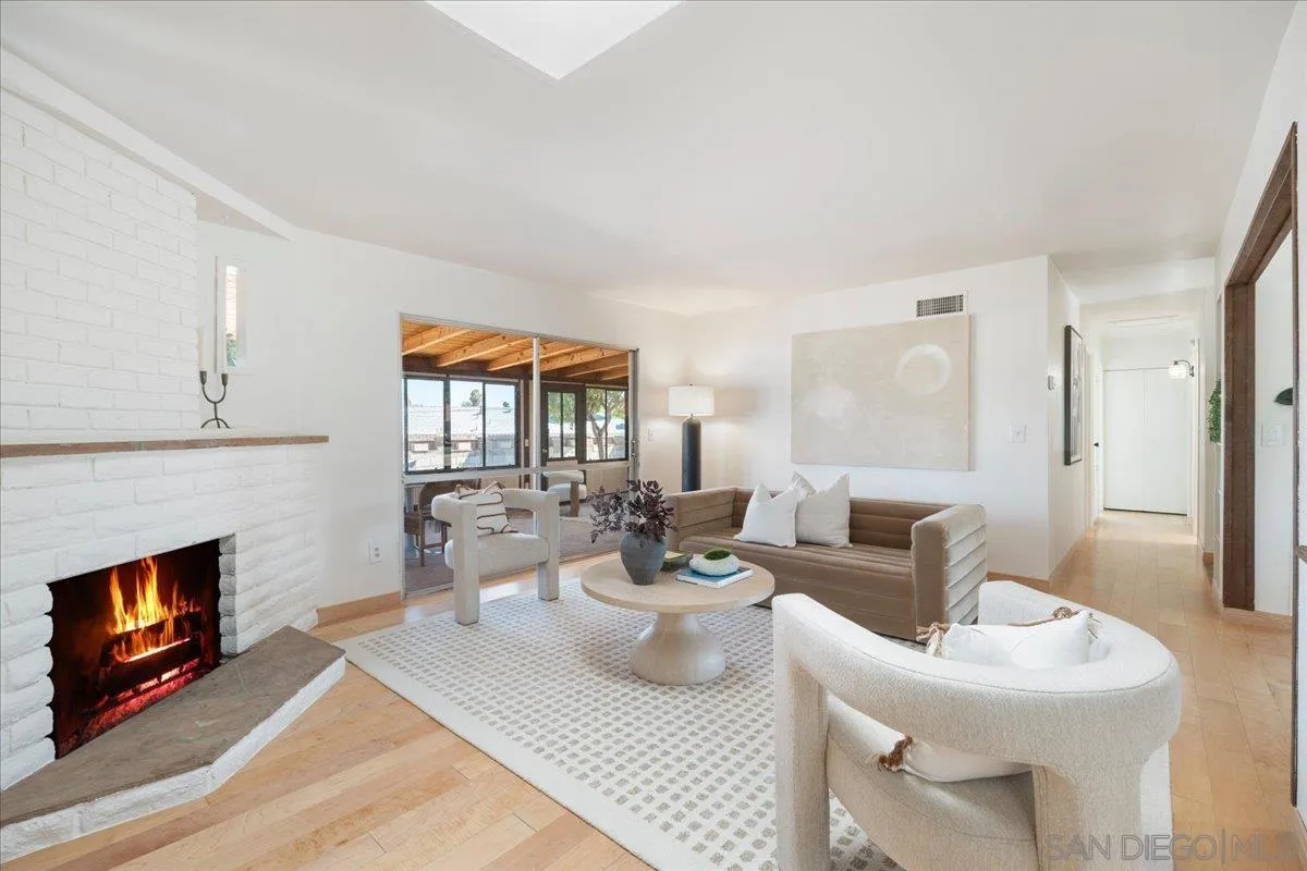 https://cdn.realtyfeed.com/cdn/127/260018648/4c4ab60b949ae39bcc1ab7e15747e45d.webp