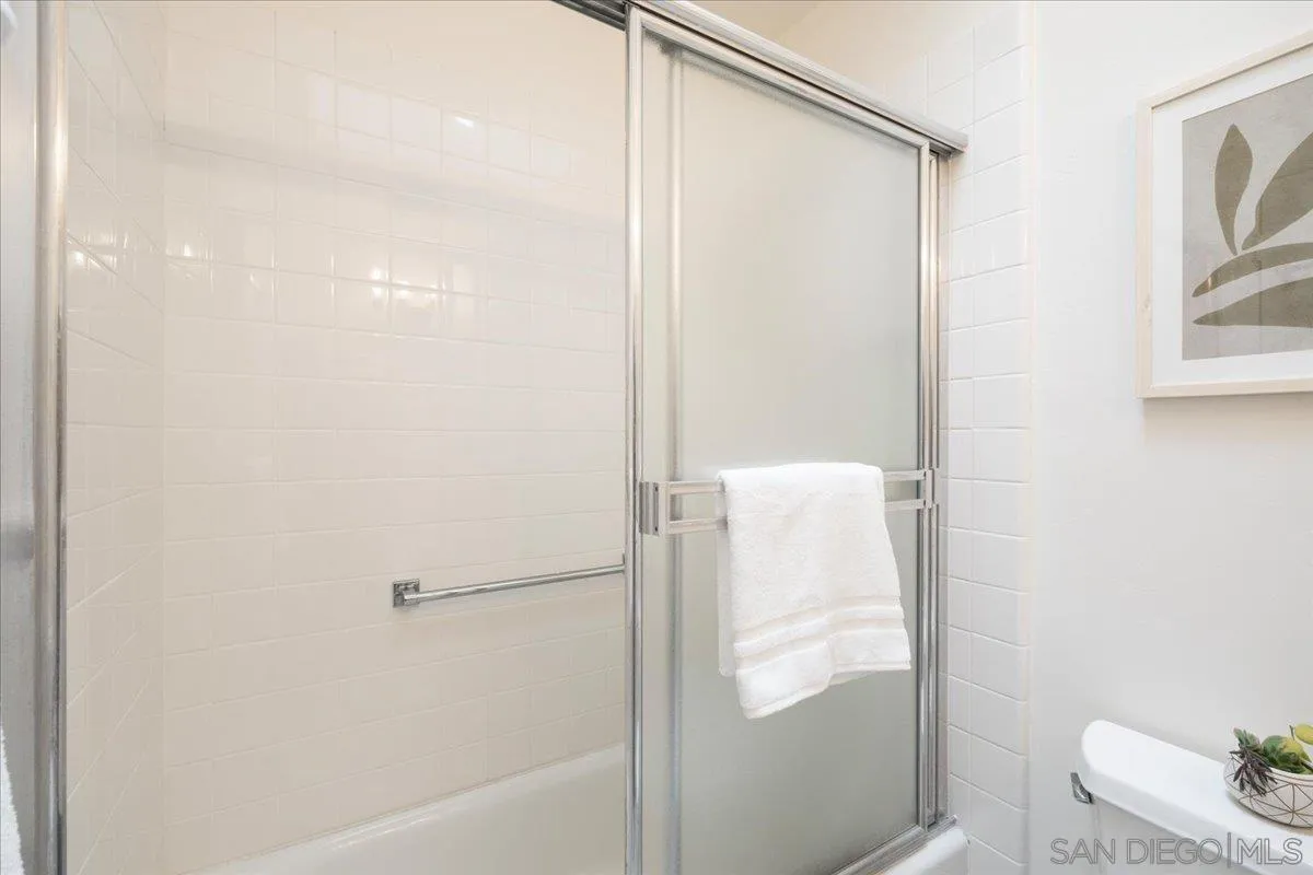 https://cdn.realtyfeed.com/cdn/127/260018648/6df767c8350017545a667afb08a3803a.webp