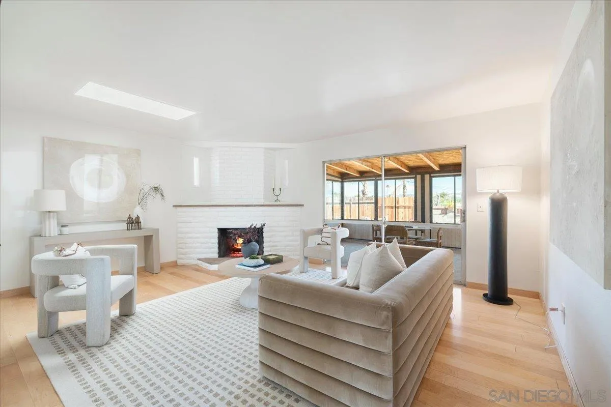 https://cdn.realtyfeed.com/cdn/127/260018648/bdb3985c101c9992fdec9dafb2591a05.webp