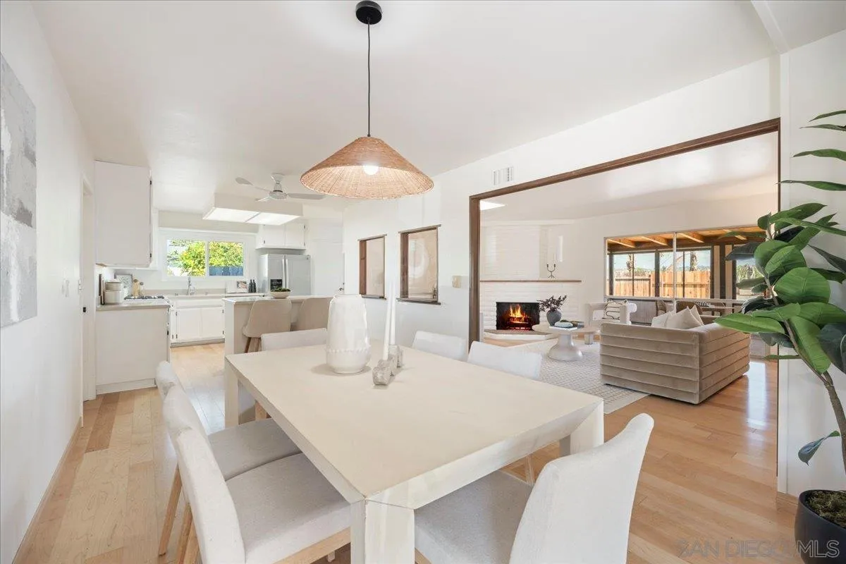 https://cdn.realtyfeed.com/cdn/127/260018648/f9982143a0eb33b23b7e3c2879ec06bc.webp