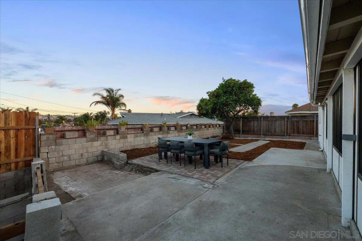 https://cdn.realtyfeed.com/cdn/127/260018648/ffb19d7f6a535d3175616878d080614b.webp