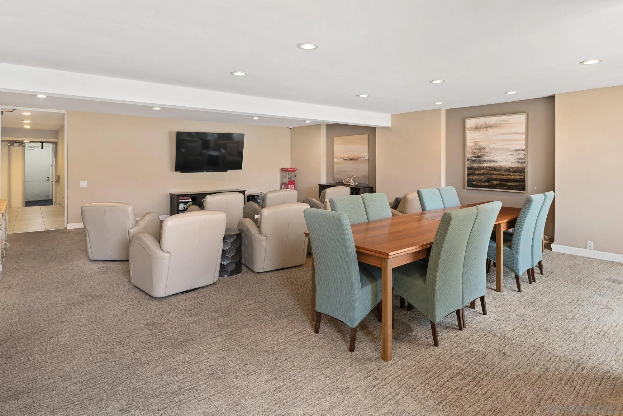 https://cdn.realtyfeed.com/cdn/127/260018651/6c6533eeedaf25d9b34ea3fd7f630318.webp