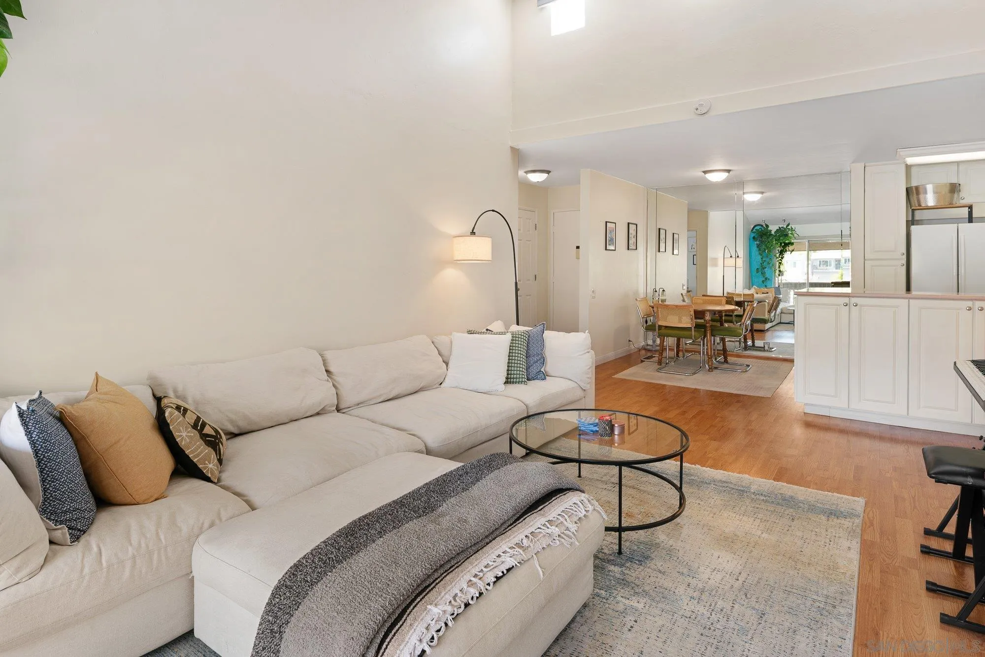 Photo #7: 260018651 Listing: Photo #7