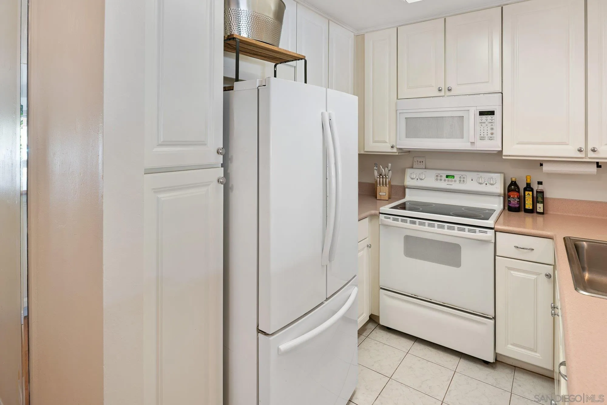 Photo #11: 260018651 Listing: Photo #11