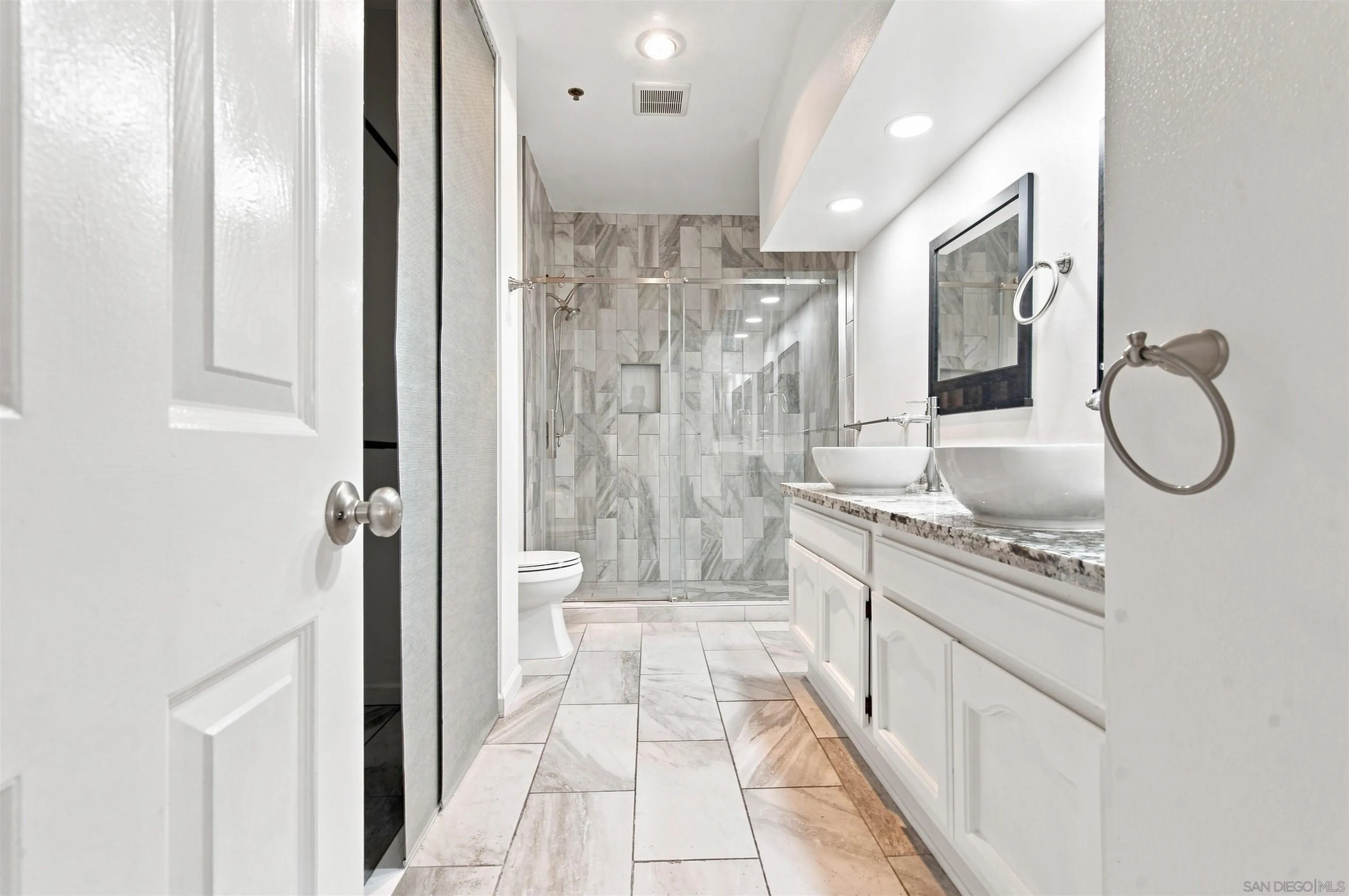 Photo #17: 260018655 Listing: Photo #17