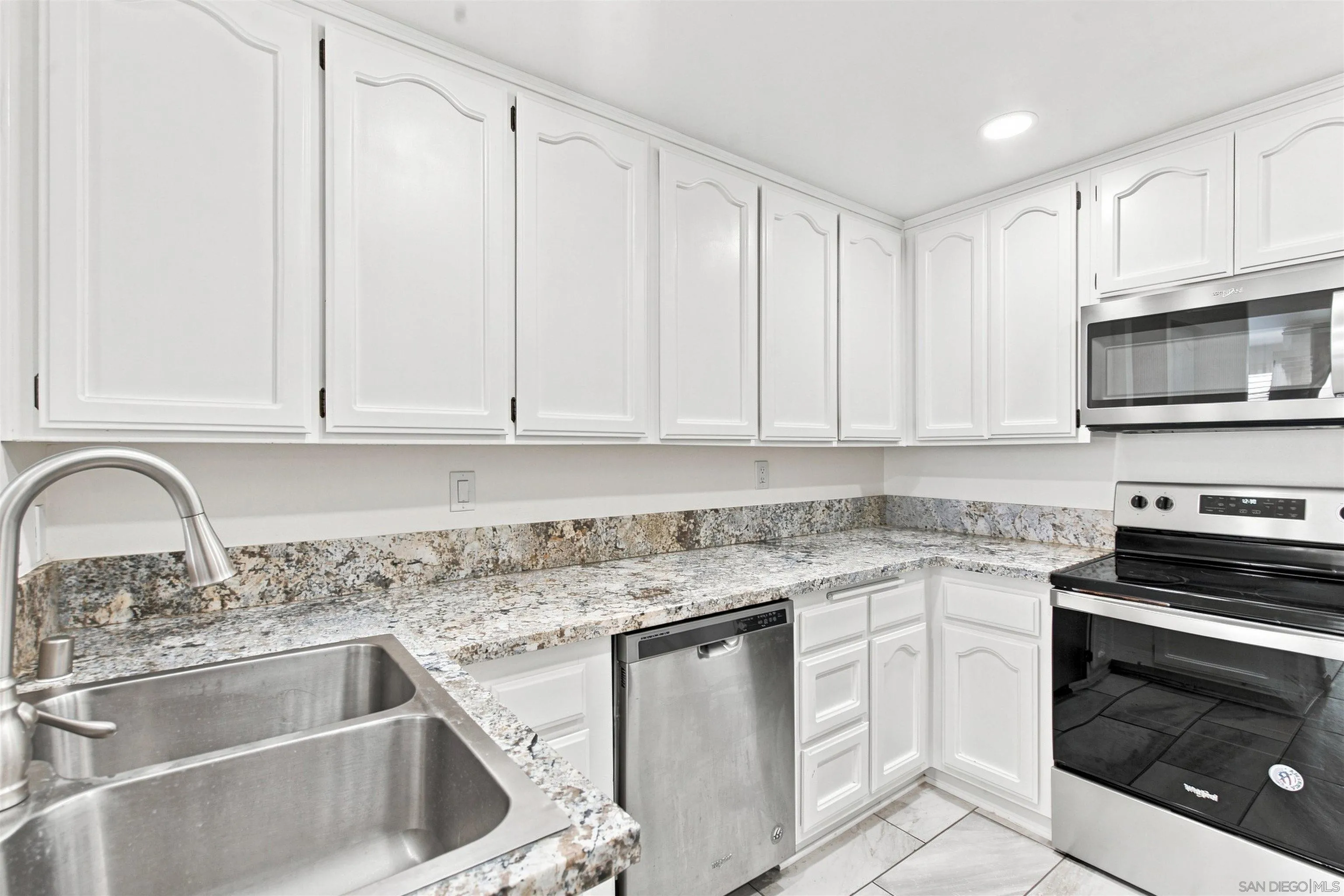 Photo #11: 260018655 Listing: Photo #11