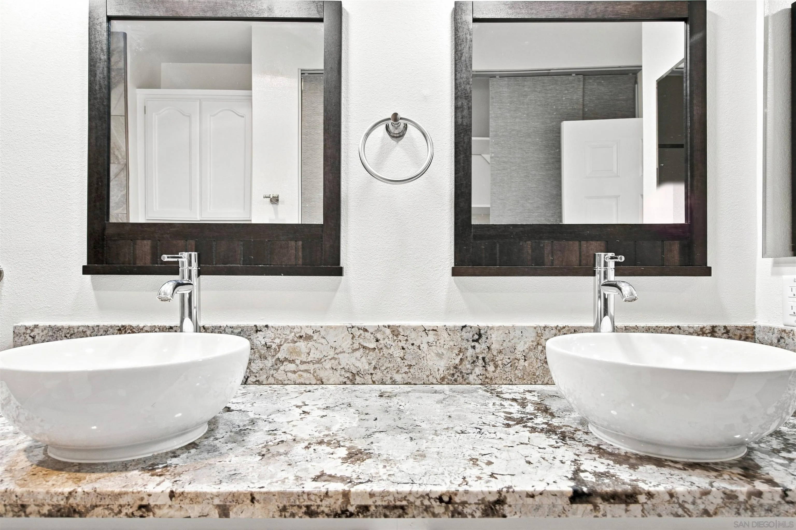 Photo #18: 260018655 Listing: Photo #18