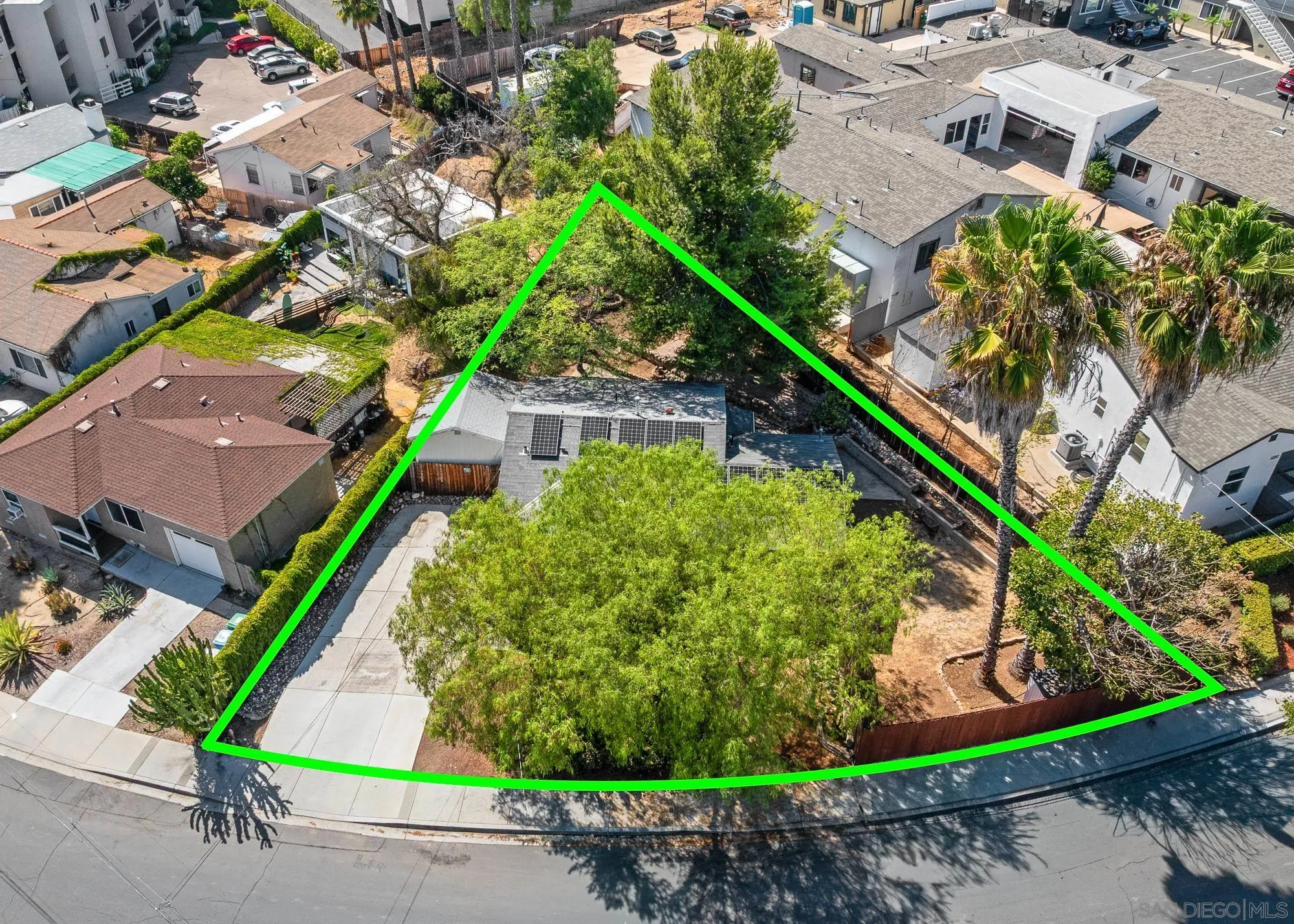 https://cdn.realtyfeed.com/cdn/127/260018656/6a7bb613e67eb77913cbdf07fddeb571.webp