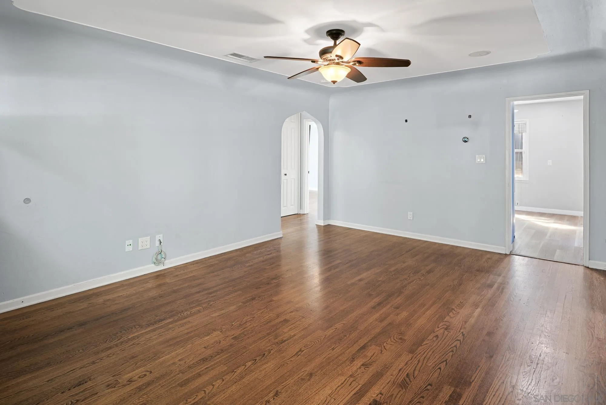 https://cdn.realtyfeed.com/cdn/127/260018656/8223dd4913334449836070077ca92ad9.webp