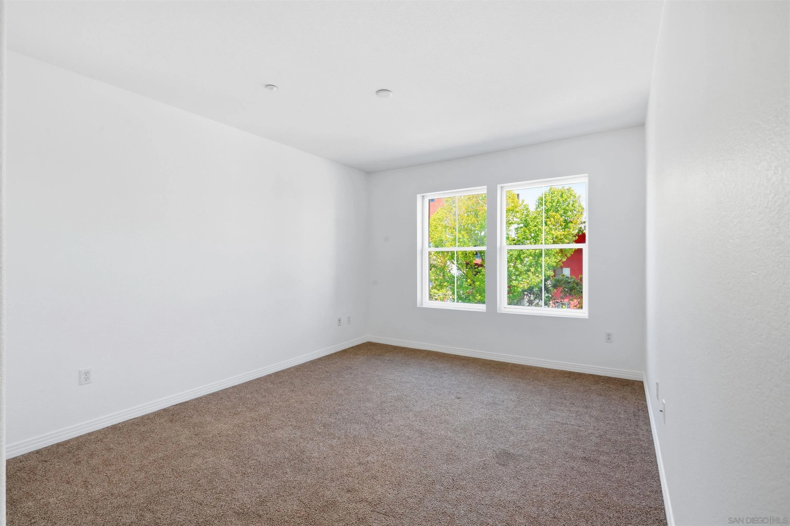 https://cdn.realtyfeed.com/cdn/127/260018659/49a75f44b5dc458b8717088139495361.webp
