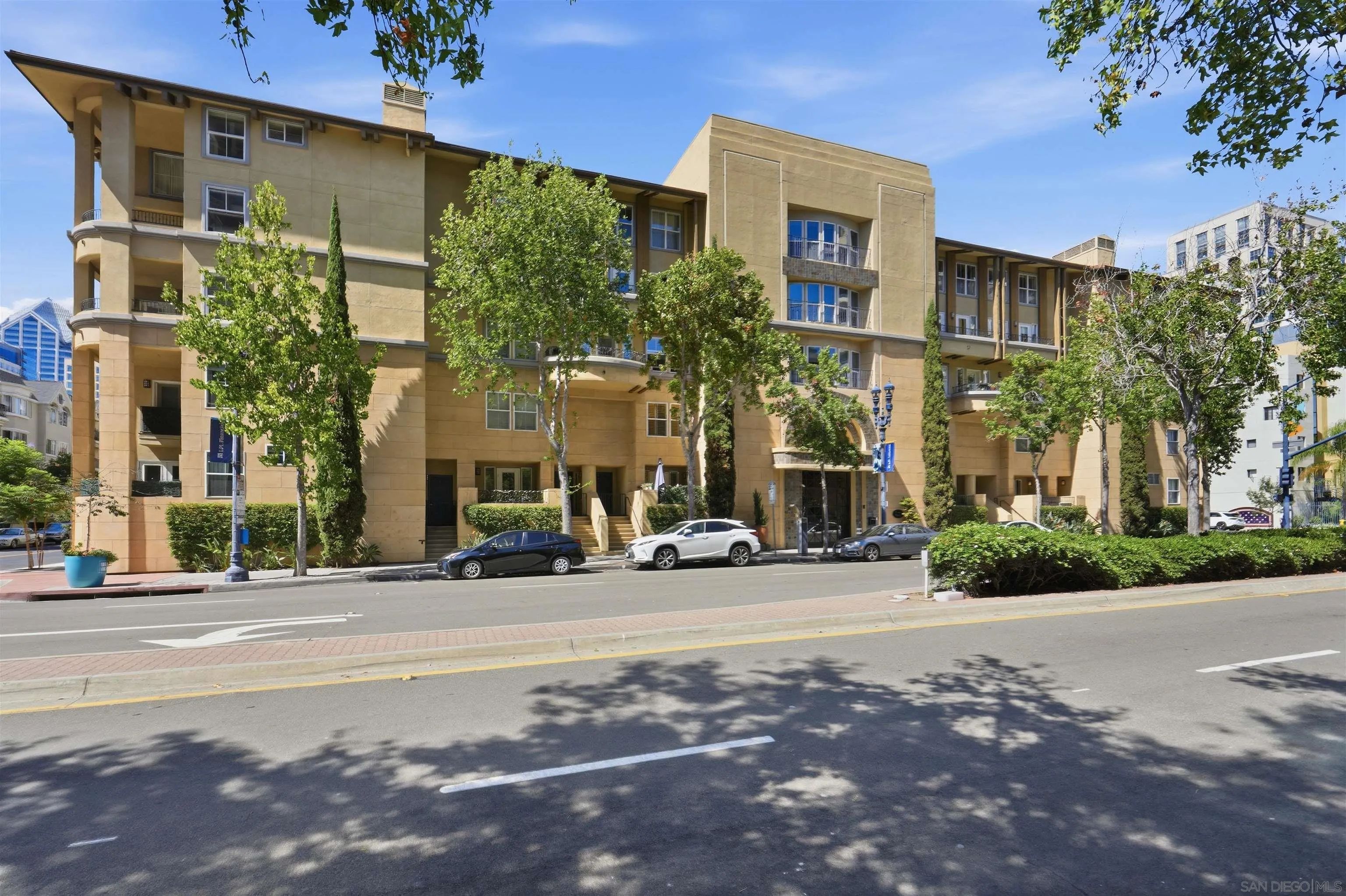 https://cdn.realtyfeed.com/cdn/127/260018659/4b12ff8ddebb9f38829562a6275938d5.webp