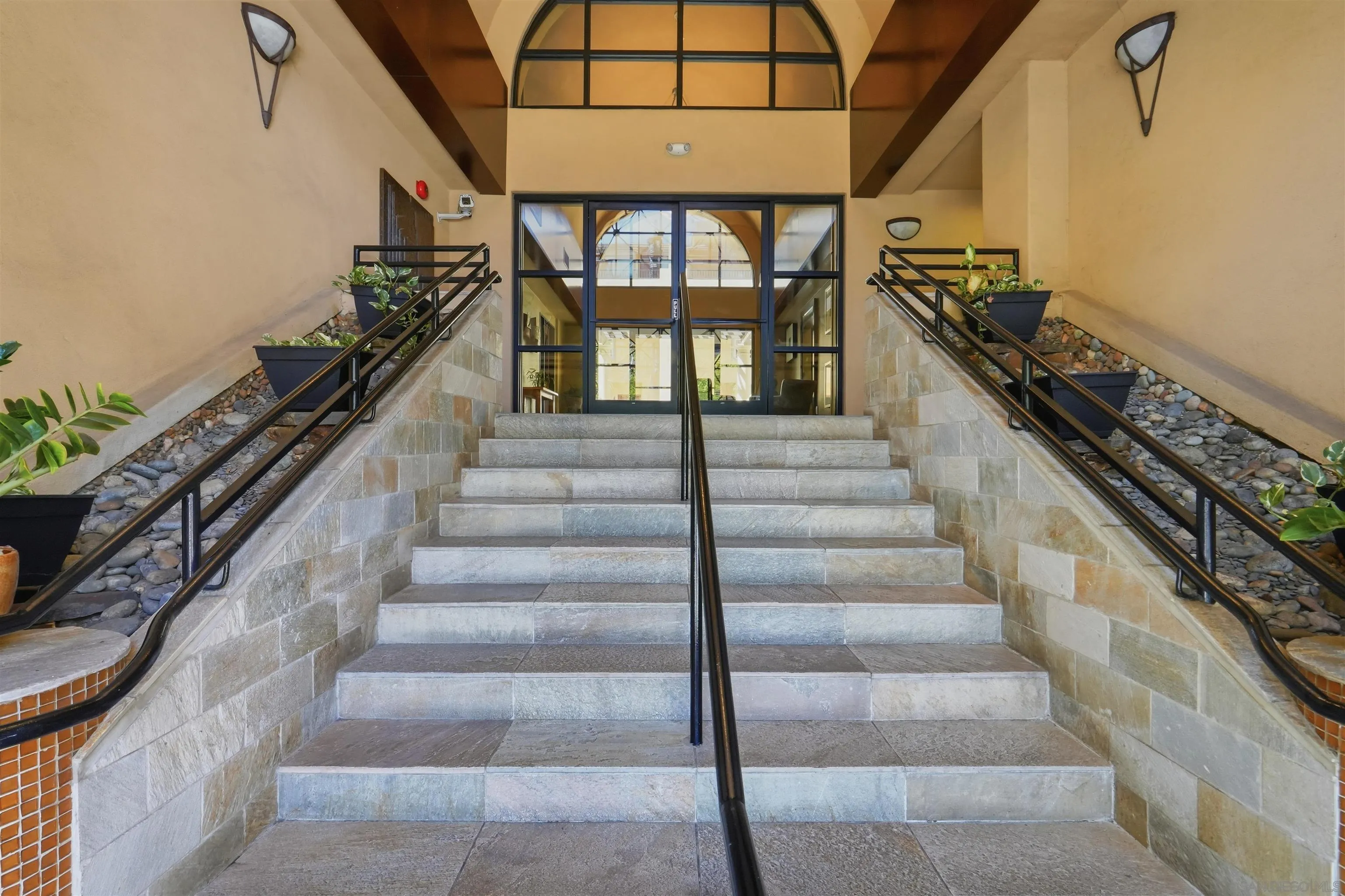 https://cdn.realtyfeed.com/cdn/127/260018659/7ea7f29c55ca3506dbbc1370d589eb41.webp