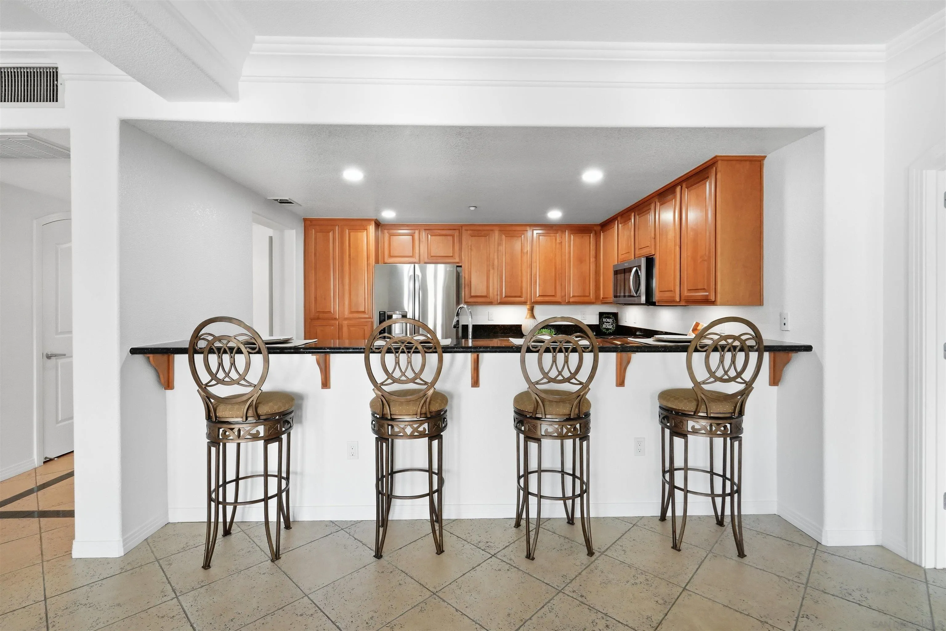 https://cdn.realtyfeed.com/cdn/127/260018659/82c403079b8c5715c6251afc52dd1250.webp