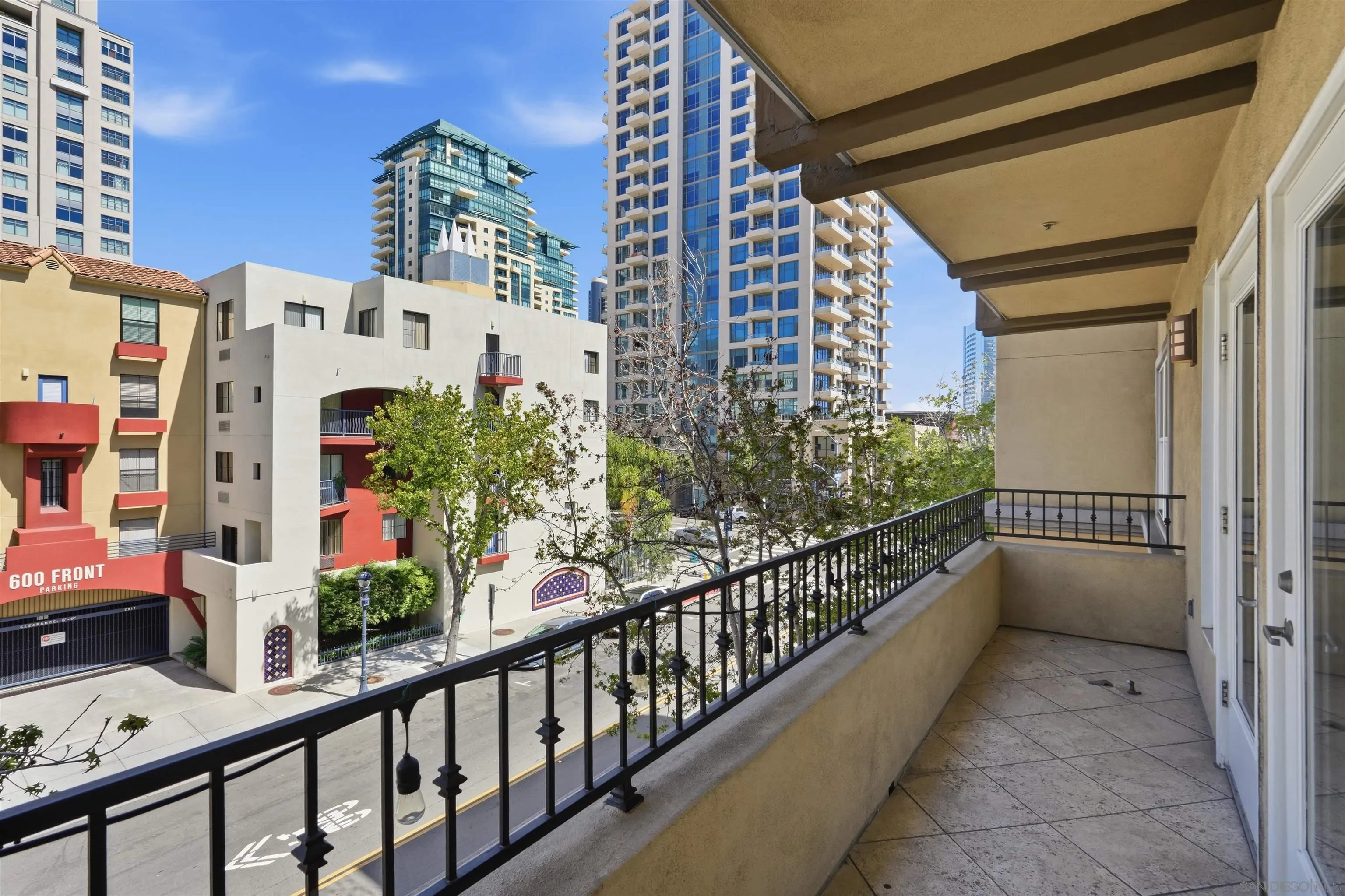 https://cdn.realtyfeed.com/cdn/127/260018659/9042b8512fe996a690dde88564937cc6.webp
