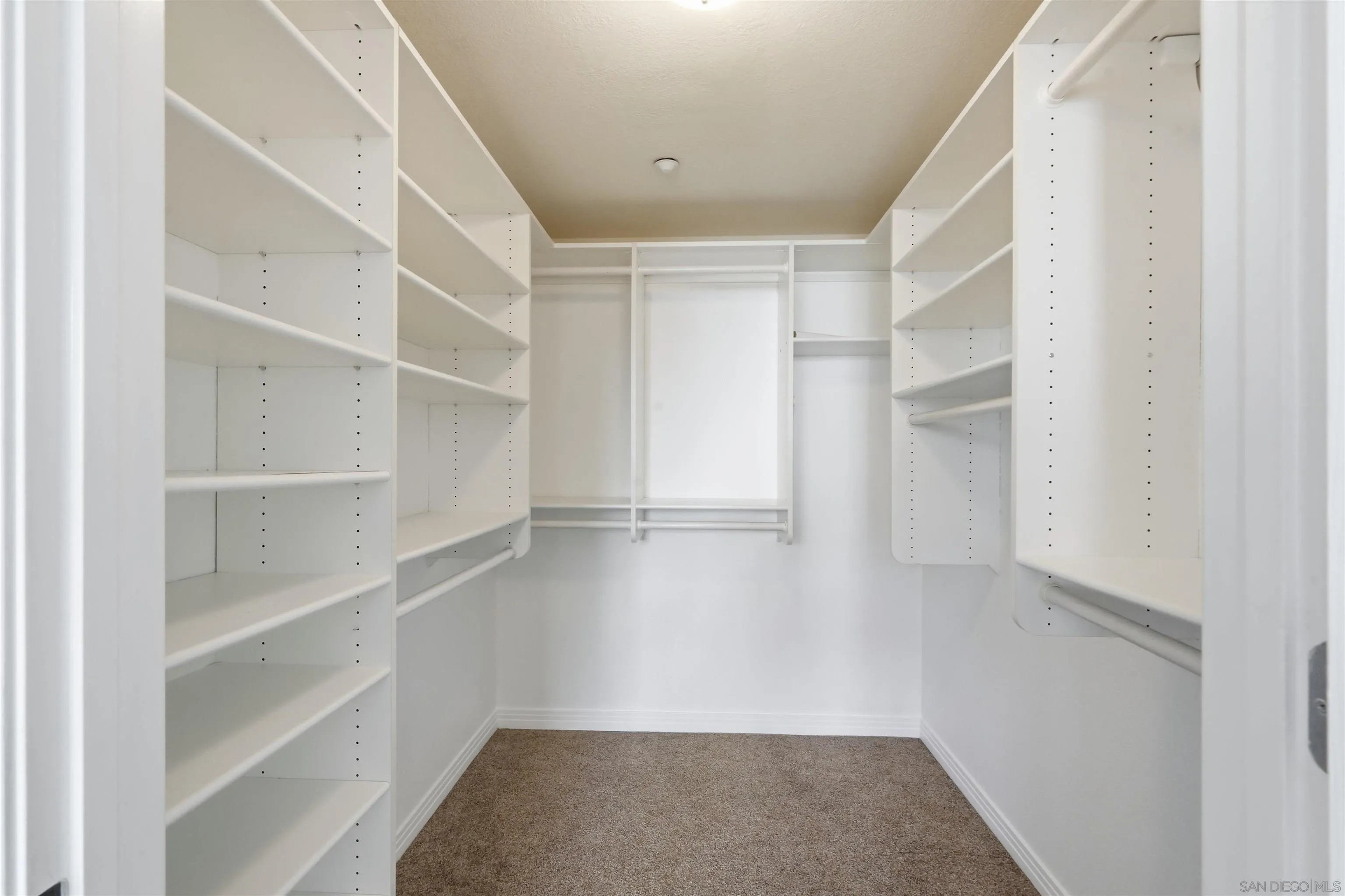 Photo #5: 260018659 Listing: Photo #5