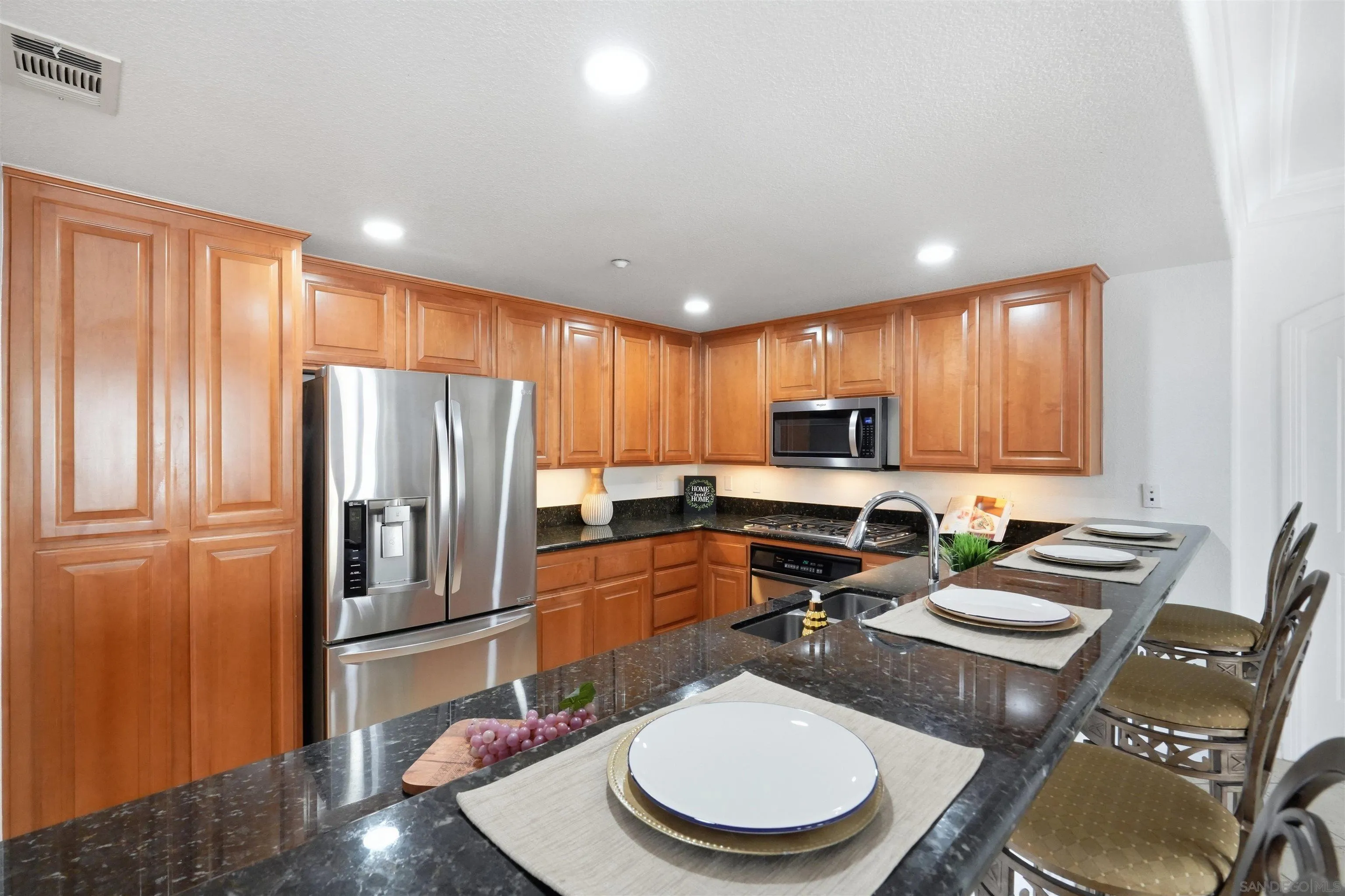 https://cdn.realtyfeed.com/cdn/127/260018659/faf5d0892427fbe2b82fe40c1b3d95d8.webp