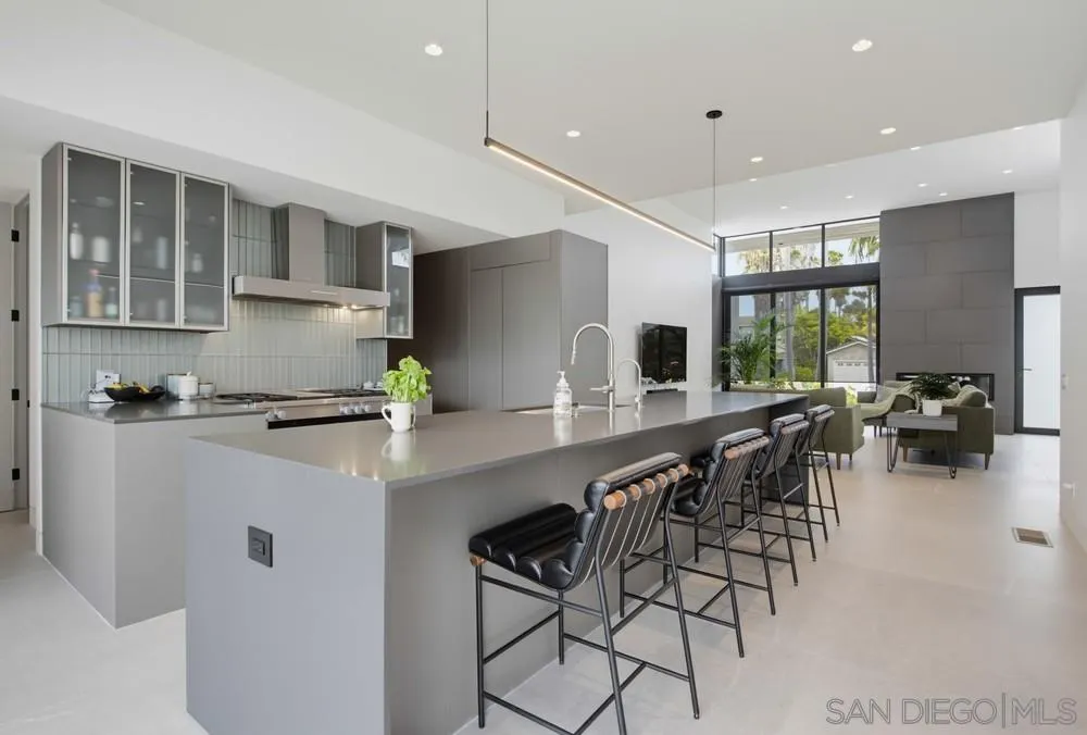 https://cdn.realtyfeed.com/cdn/127/260018661/4b8f8cbafca726b180bd8cdb428b63bc.webp