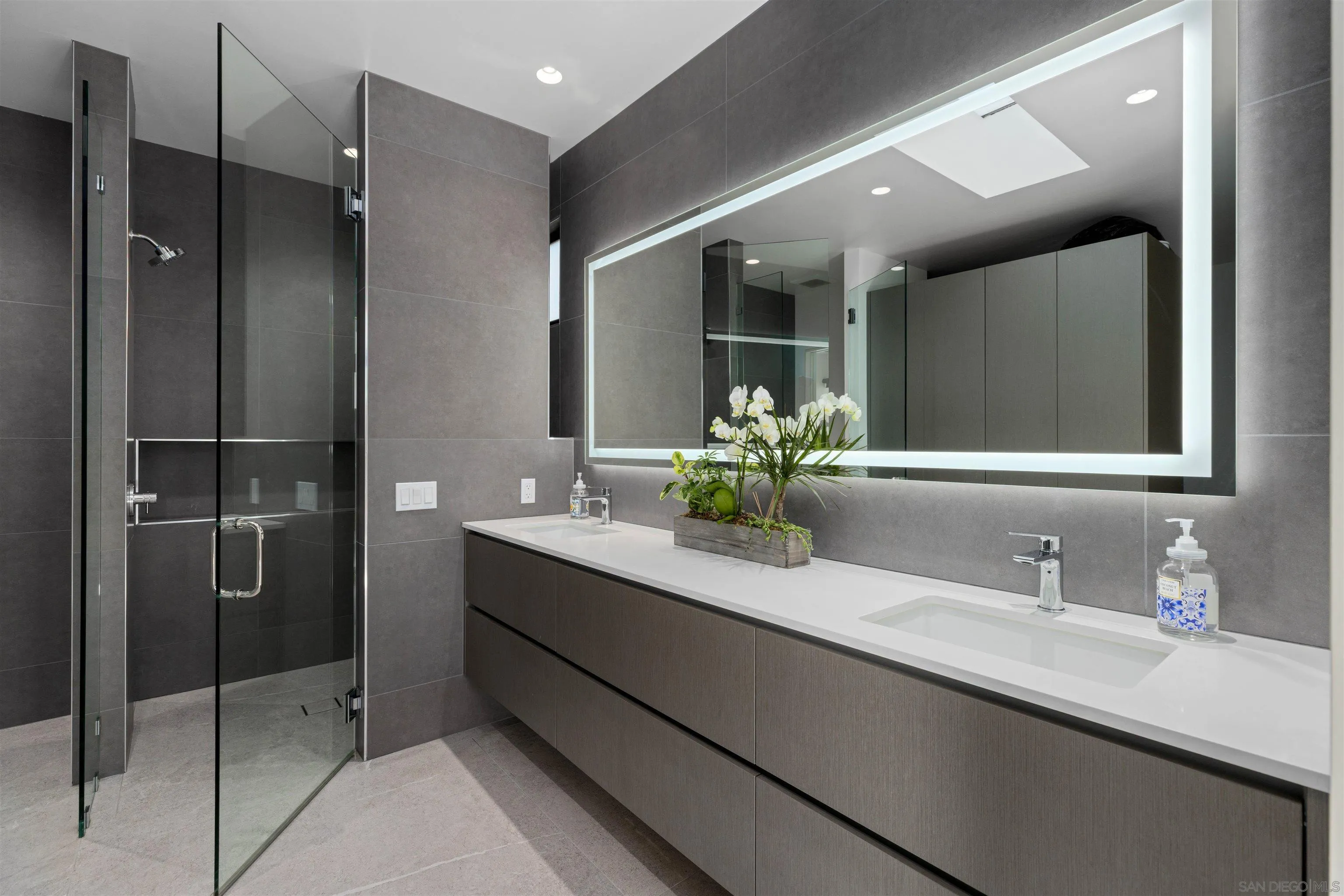 https://cdn.realtyfeed.com/cdn/127/260018661/7ea0761c9324a491c635d7e8c48996af.webp