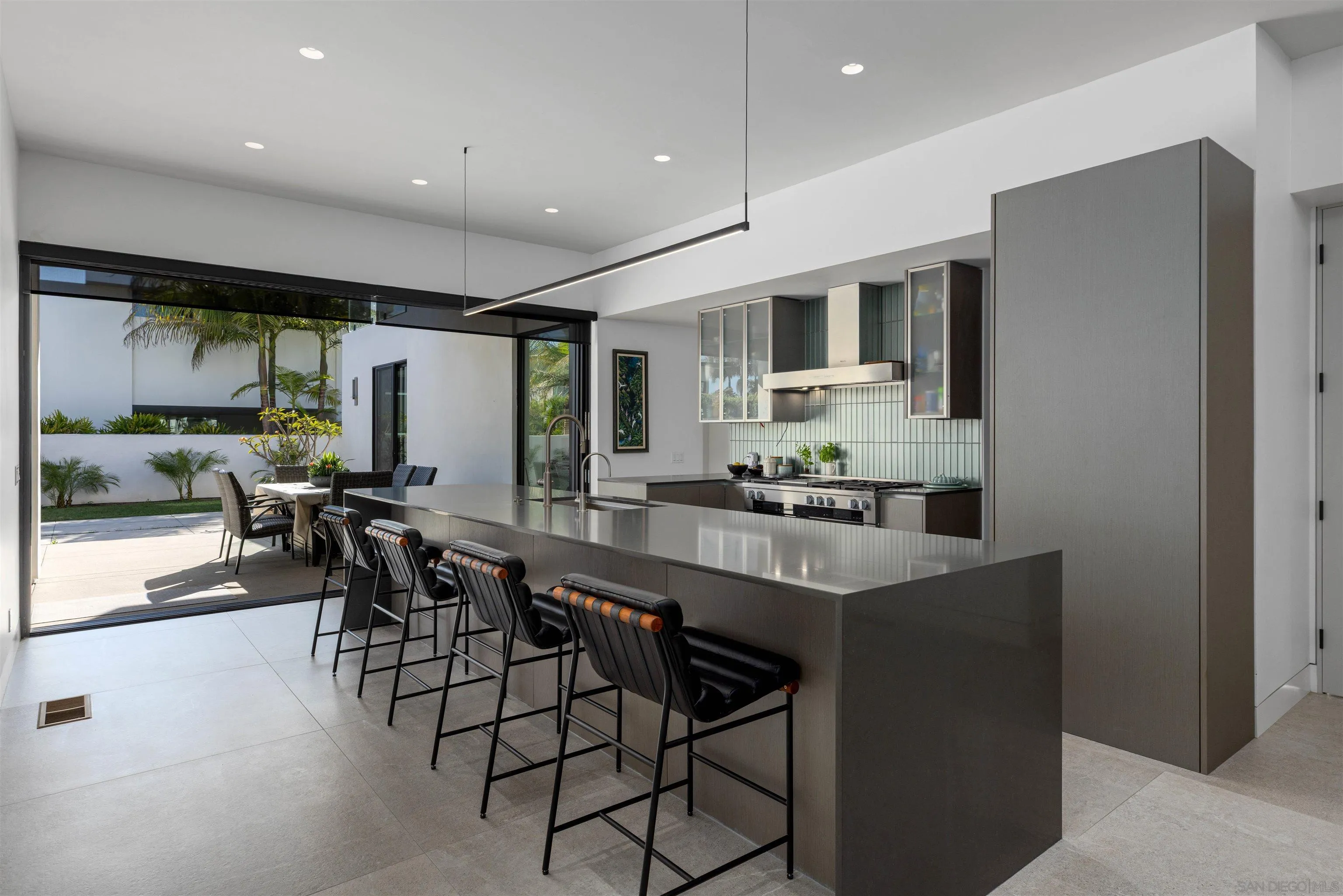 https://cdn.realtyfeed.com/cdn/127/260018661/beccab95cc58165005c7205e60e362f2.webp