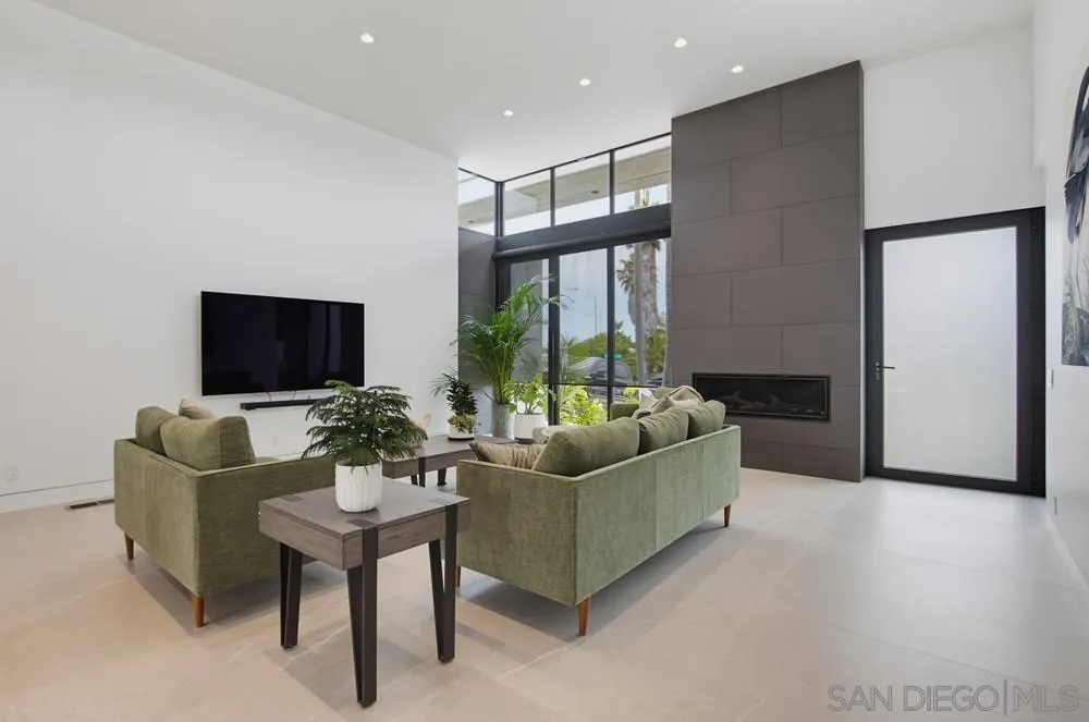 https://cdn.realtyfeed.com/cdn/127/260018661/eb904d621be5620bd09b583ae2a63049.webp