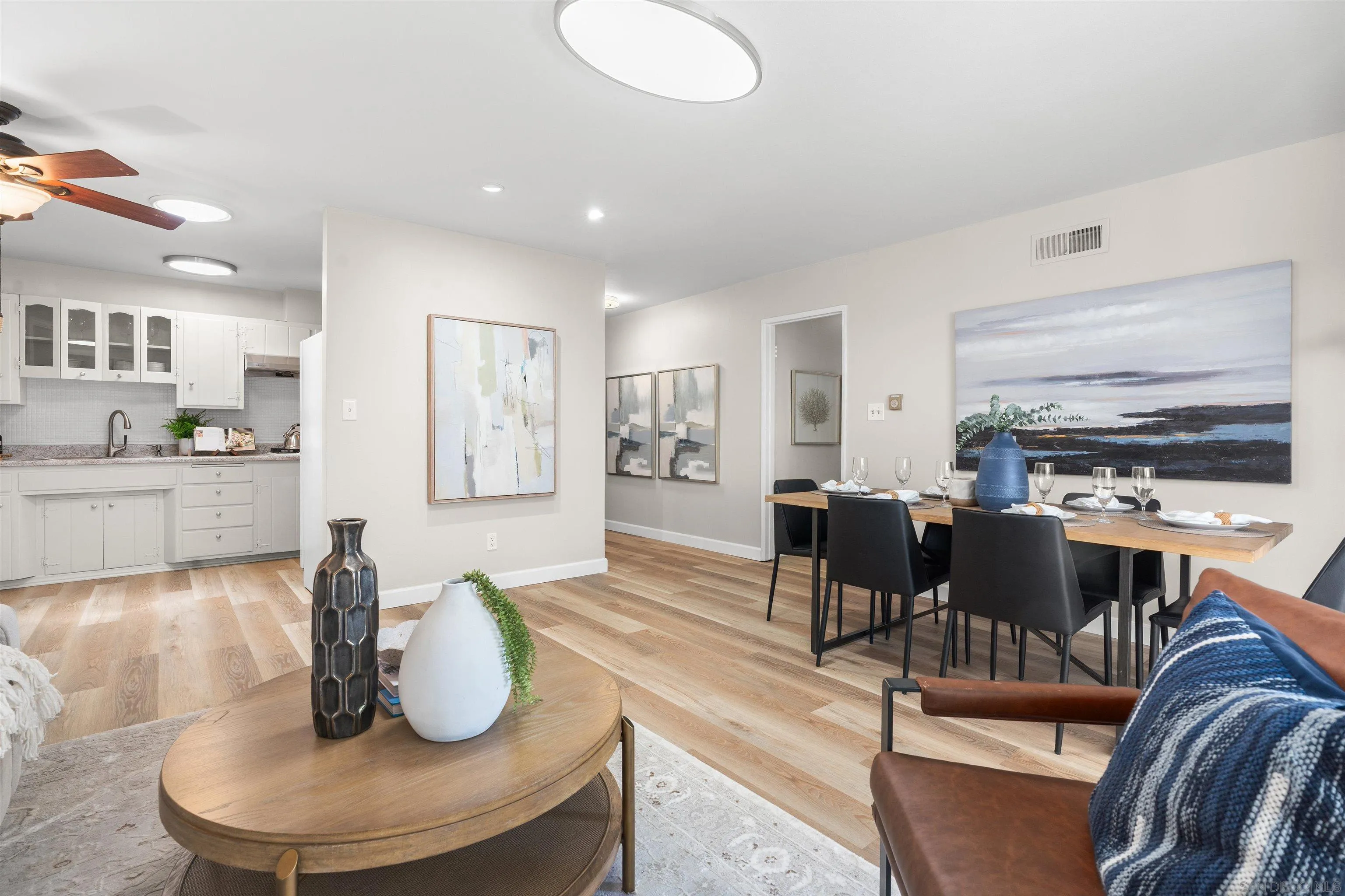 https://cdn.realtyfeed.com/cdn/127/260018662/2b8bb1028eb741e03776bbb9bf367ebb.webp