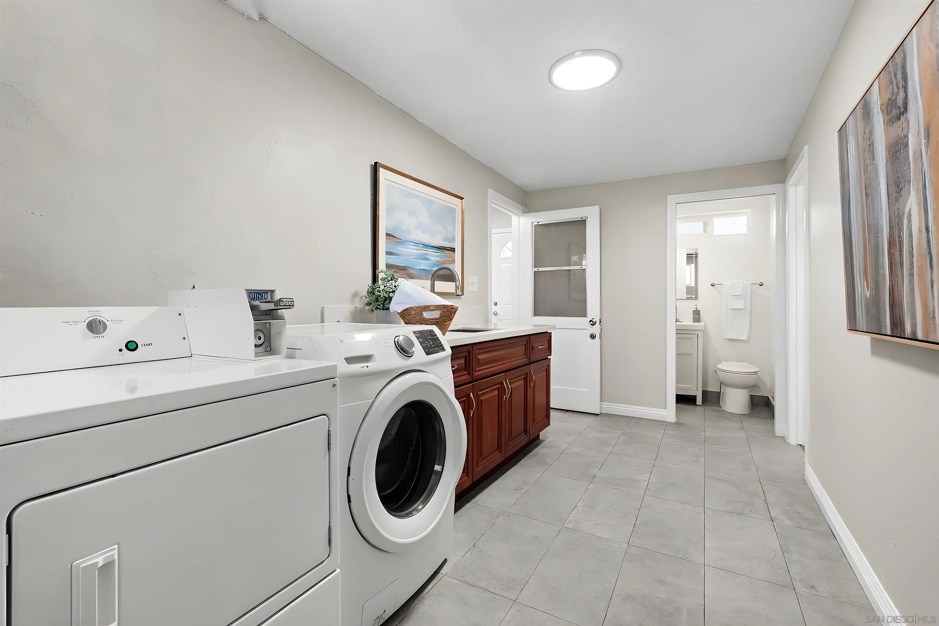 https://cdn.realtyfeed.com/cdn/127/260018662/444894f8d68ca09ed05677dcfb97f345.webp