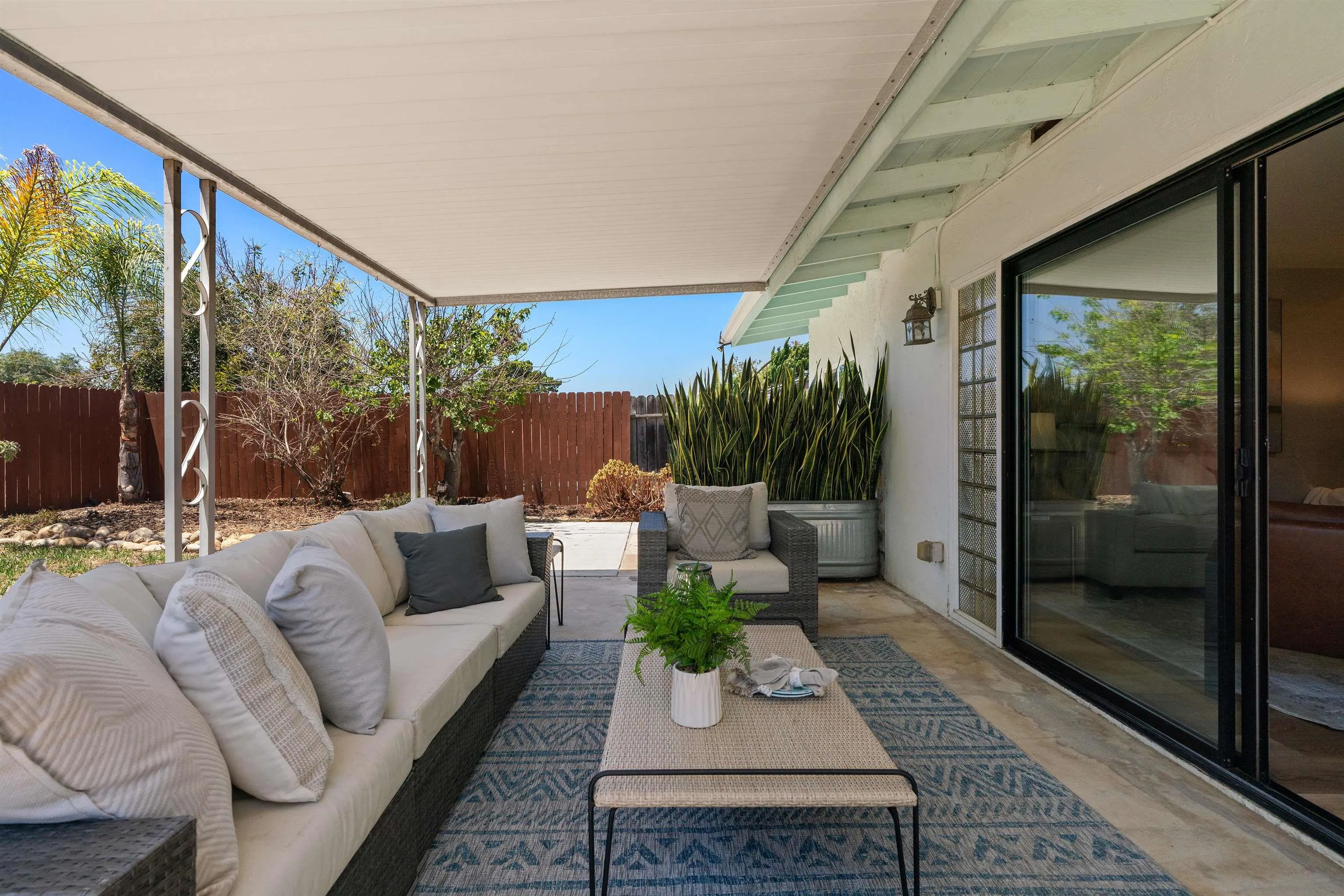 https://cdn.realtyfeed.com/cdn/127/260018662/6de82f5daad8f7de365c53b5eec35674.webp
