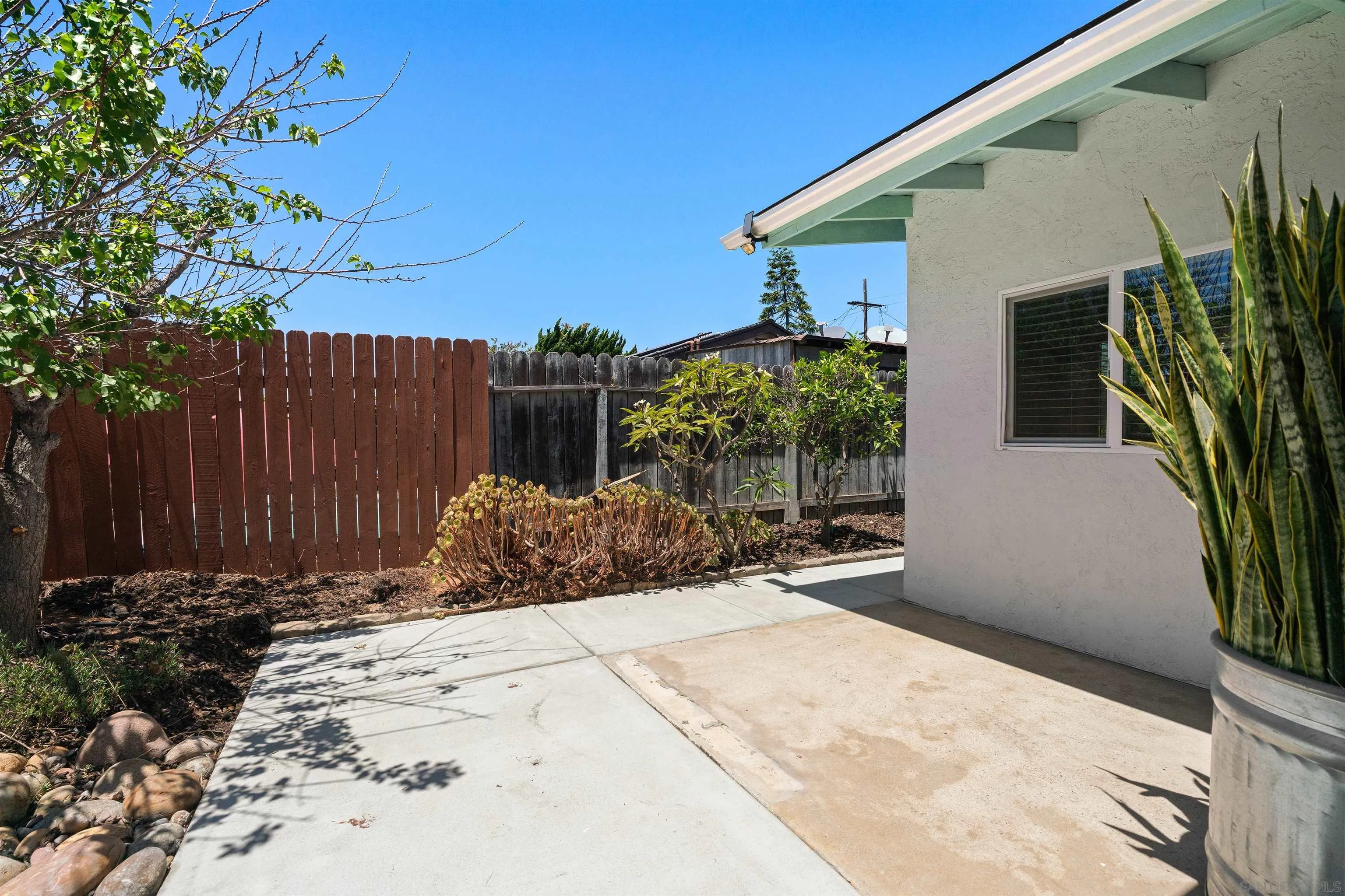 https://cdn.realtyfeed.com/cdn/127/260018662/8269f1d426ff55db216b54c99115fa87.webp