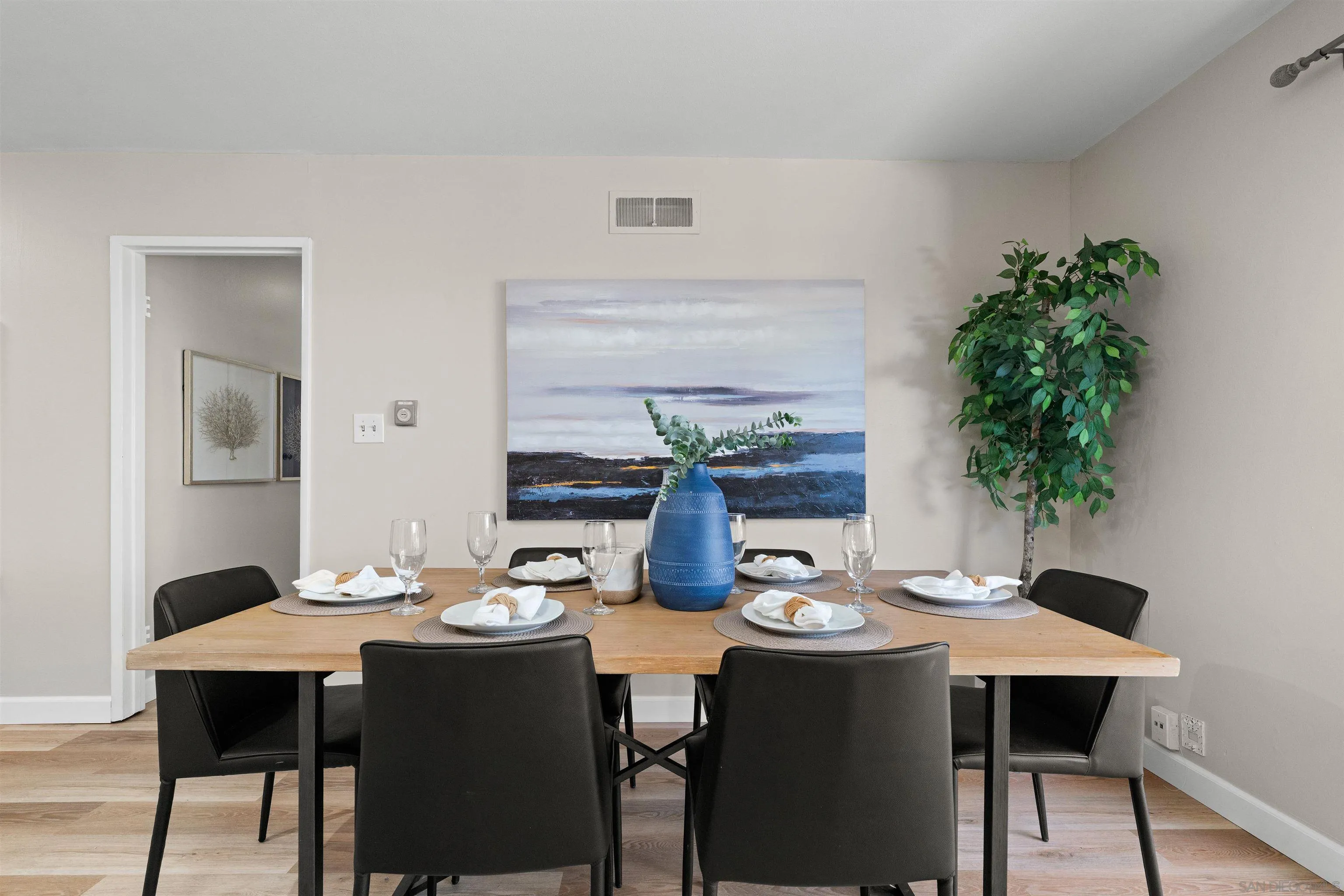 https://cdn.realtyfeed.com/cdn/127/260018662/a720c024df653047fb1404a7e5b70f32.webp