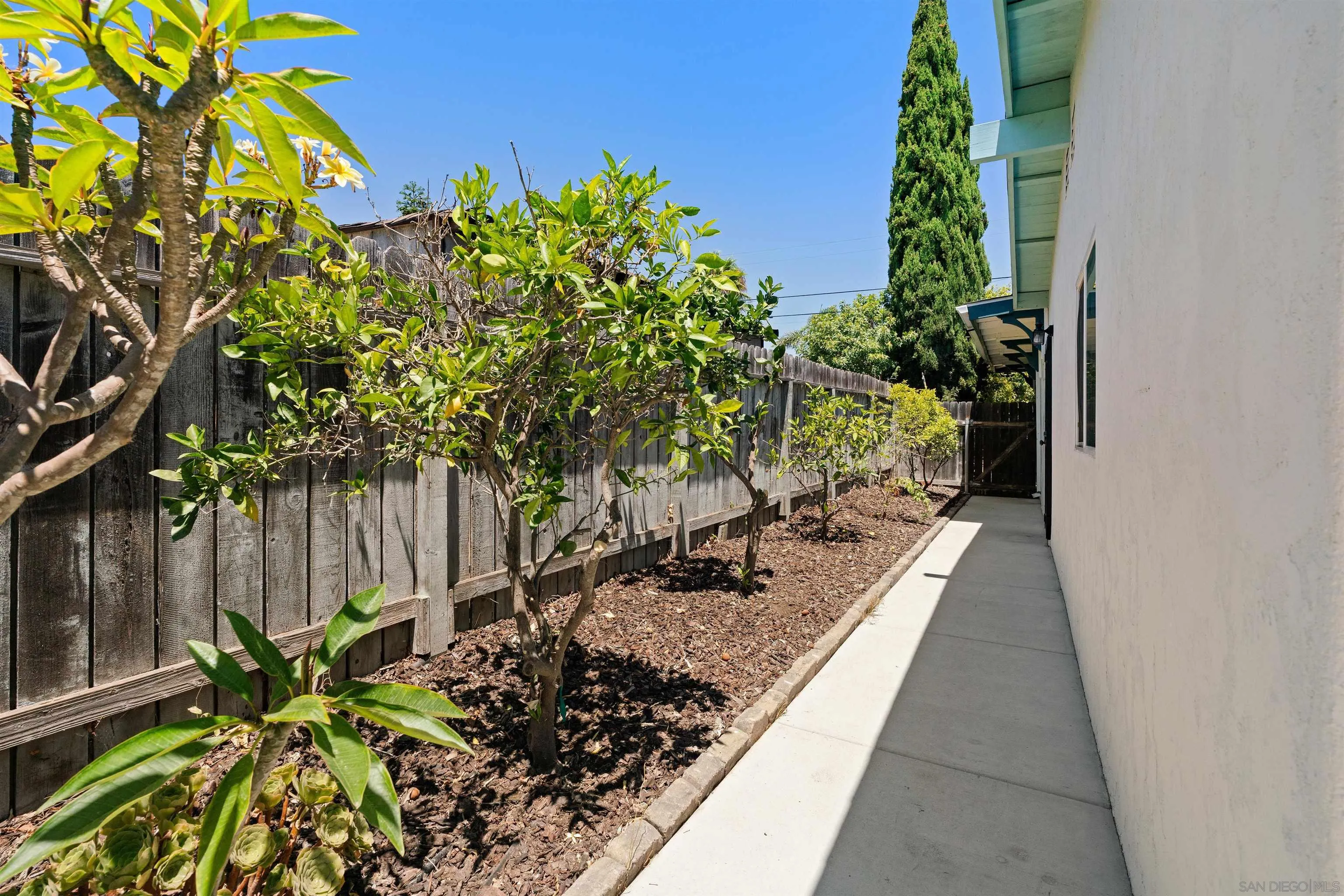 https://cdn.realtyfeed.com/cdn/127/260018662/cb1fb51969f72ace88240751c6fbf7b3.webp