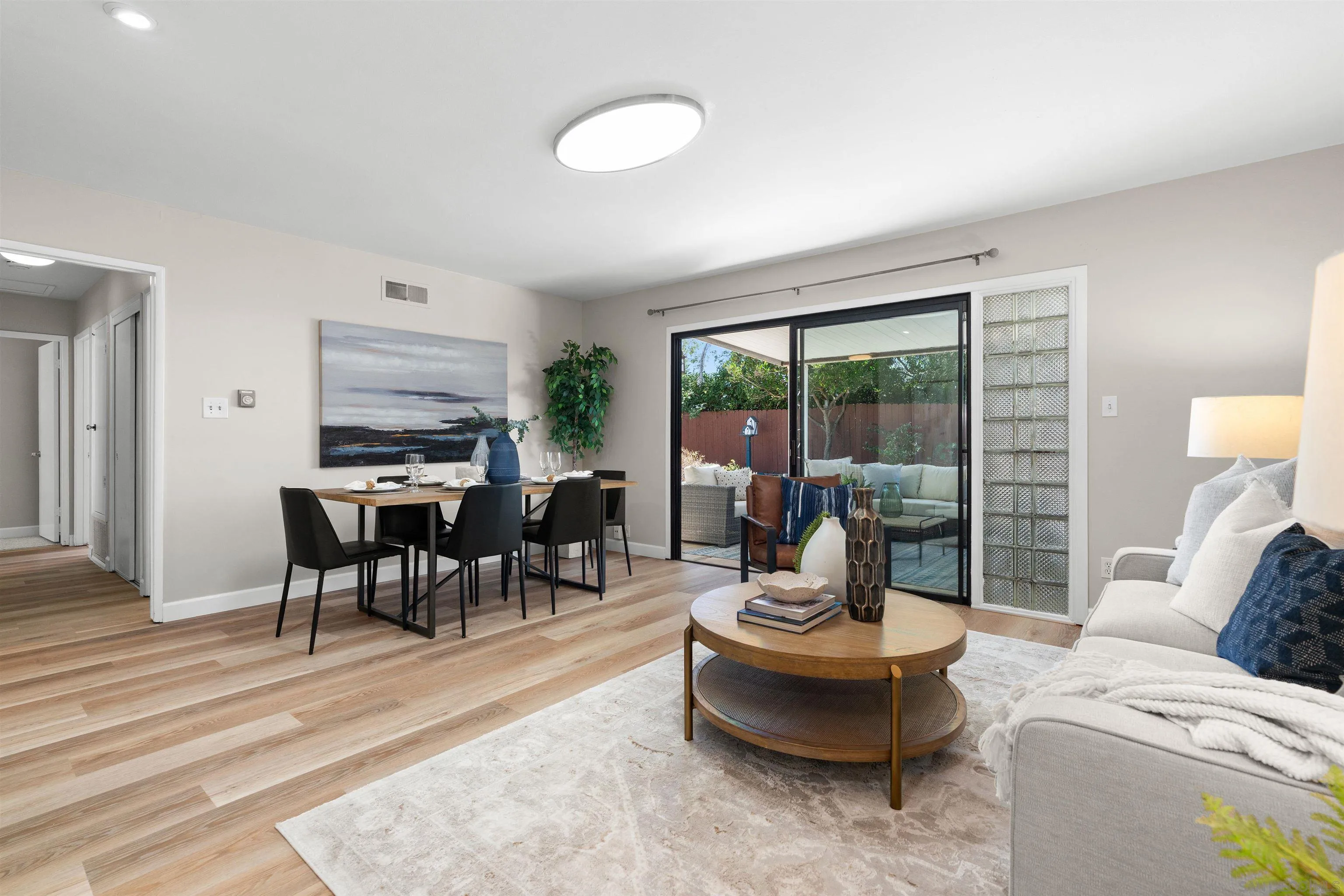 https://cdn.realtyfeed.com/cdn/127/260018662/cb9a420e3522d6332919b3cfeffb33ff.webp