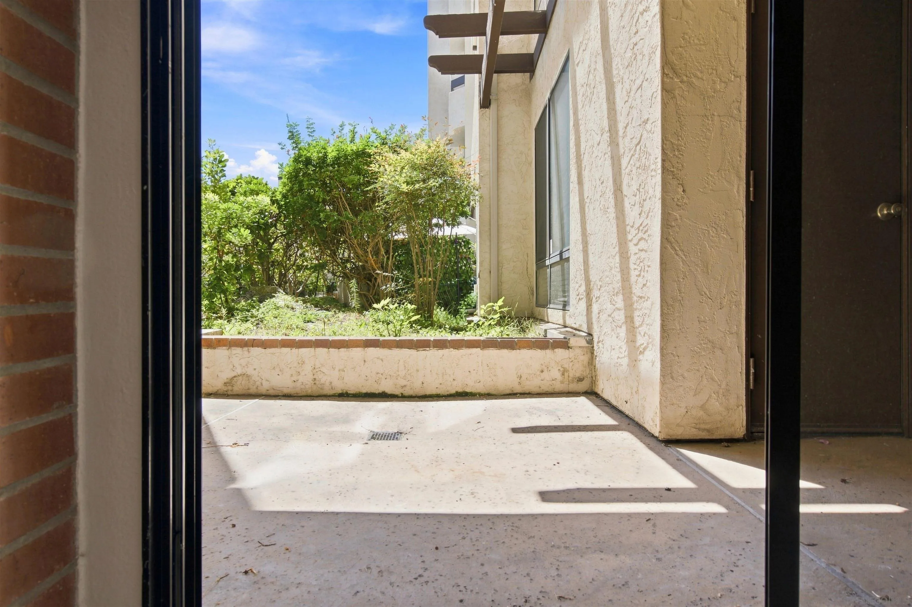 Photo #8: 260018664 Listing: Photo #8