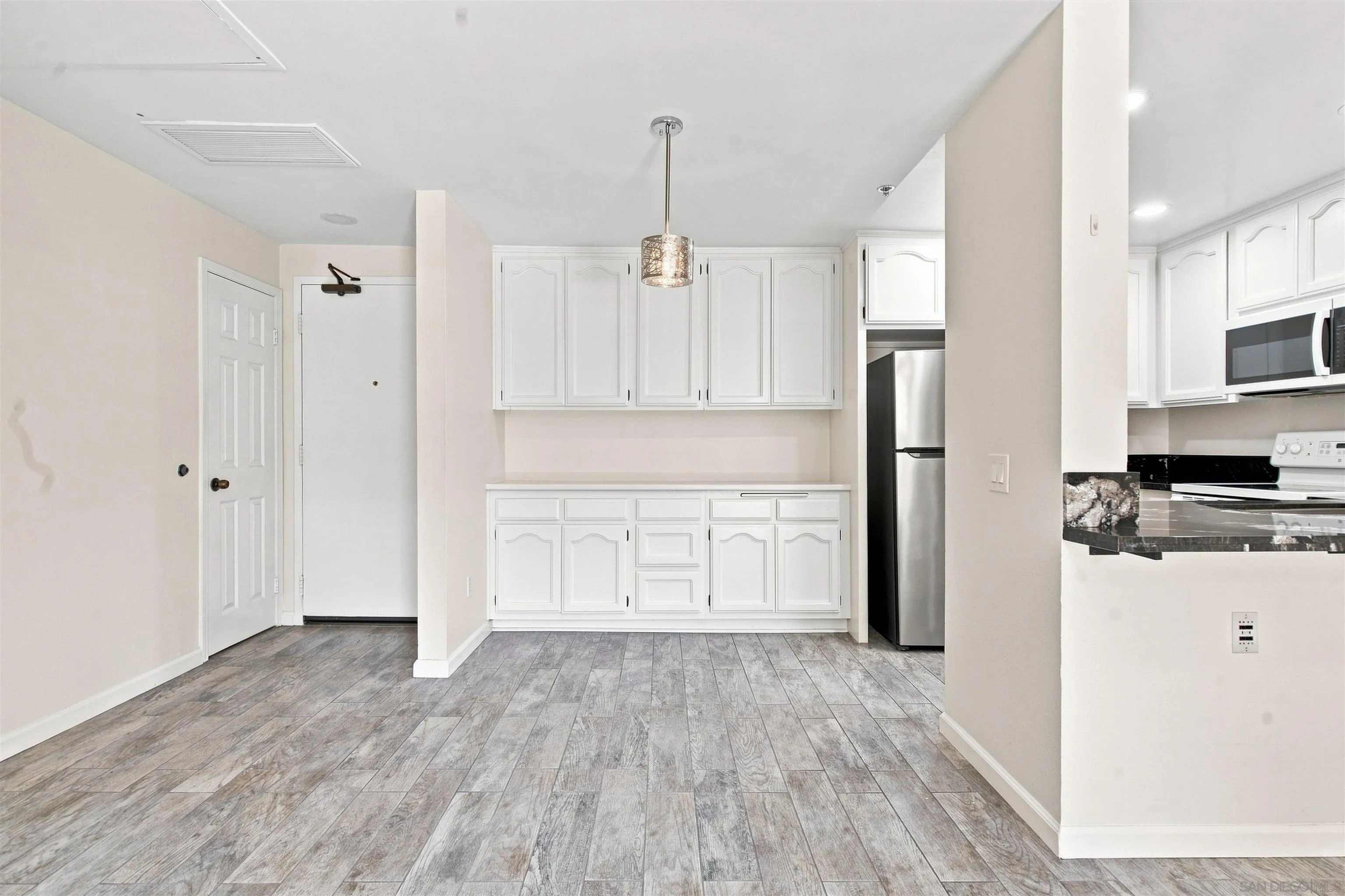 Photo #3: 260018664 Listing: Photo #3