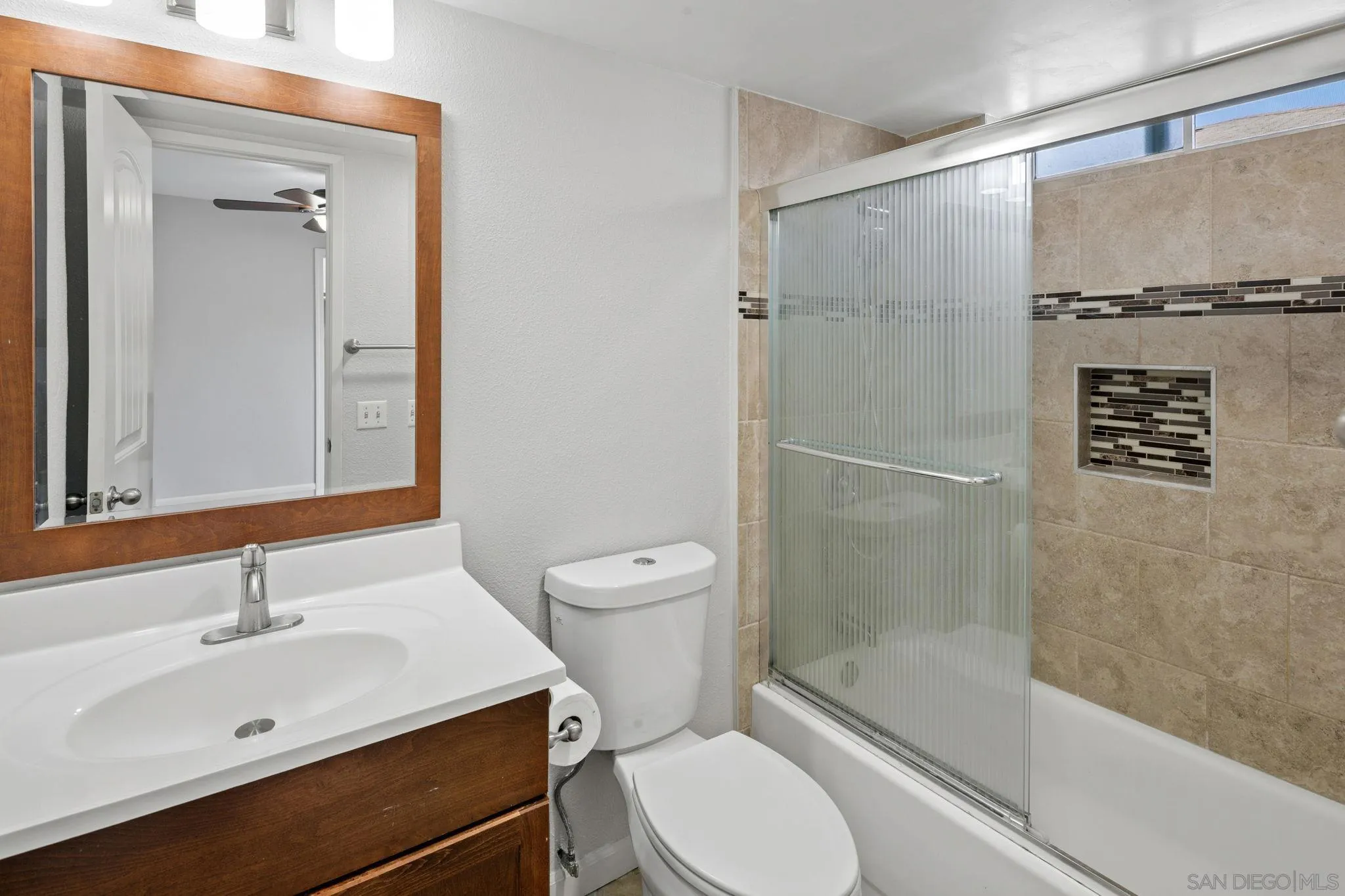 Photo #11: 260018671 Listing: Photo #11