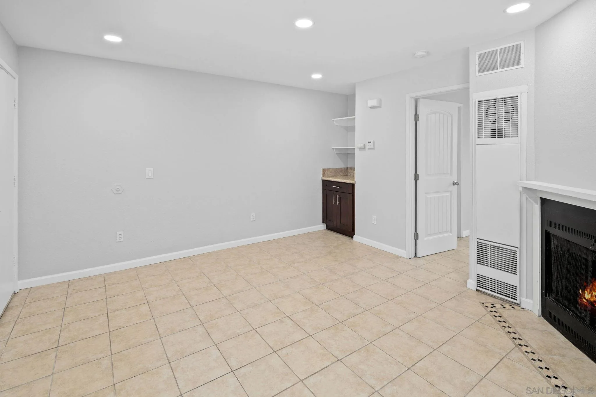 Photo #6: 260018671 Listing: Photo #6