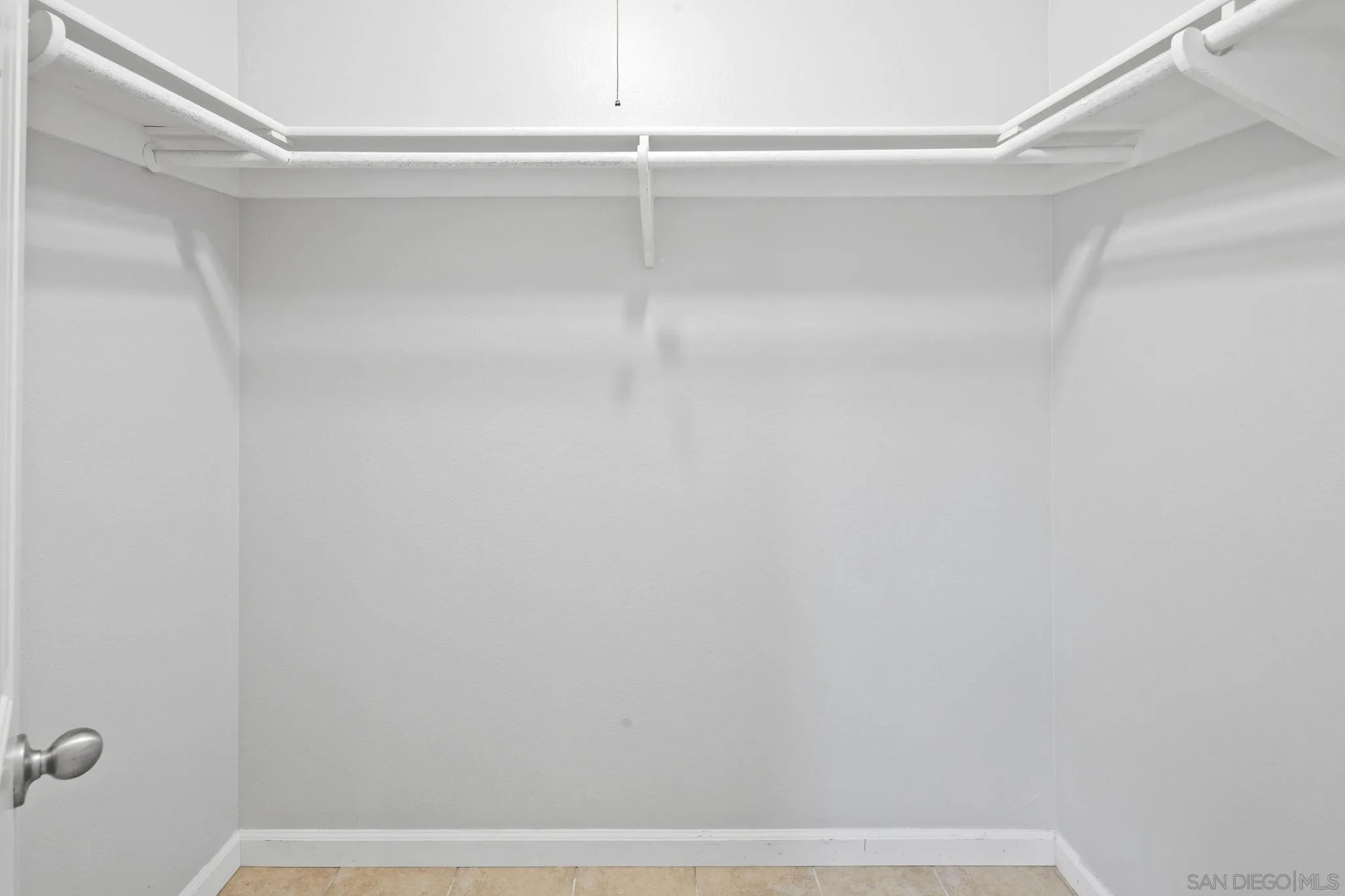 Photo #12: 260018671 Listing: Photo #12