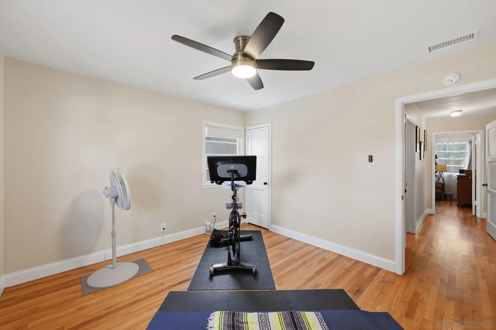 https://cdn.realtyfeed.com/cdn/127/260018672/c495697b9acd813d303af6eacf7927f3.webp