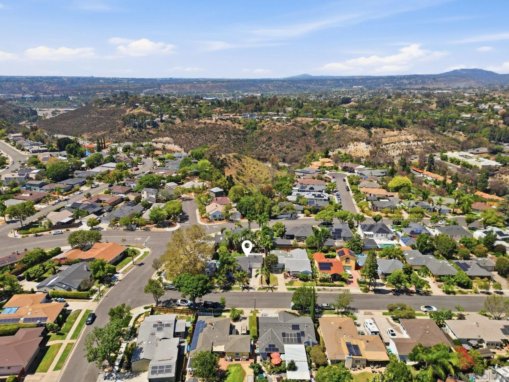 https://cdn.realtyfeed.com/cdn/127/260018672/e31124c753f95fb205d254c5f01a34dc.webp