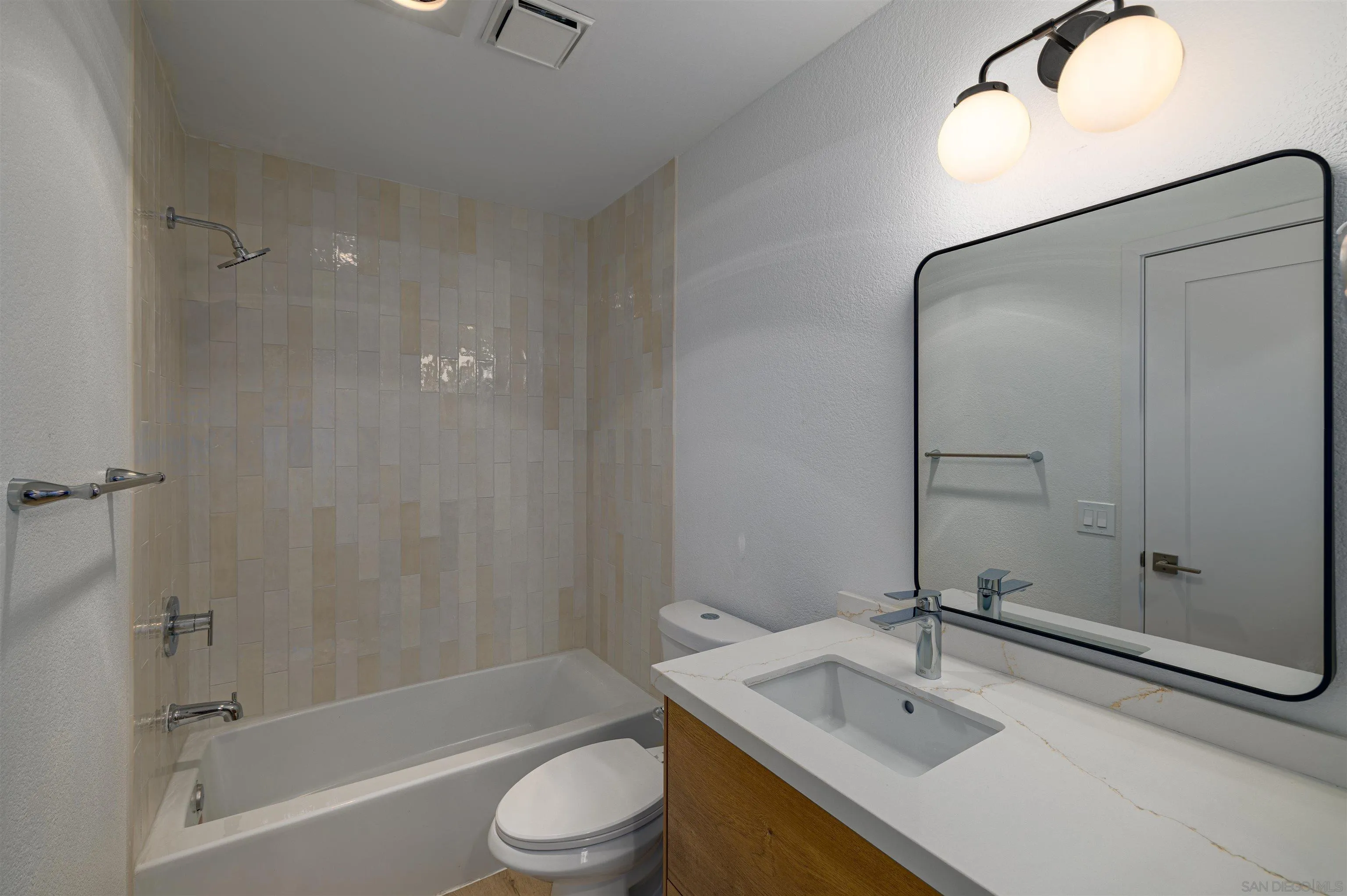 Photo #13: 260018674 Listing: Photo #13