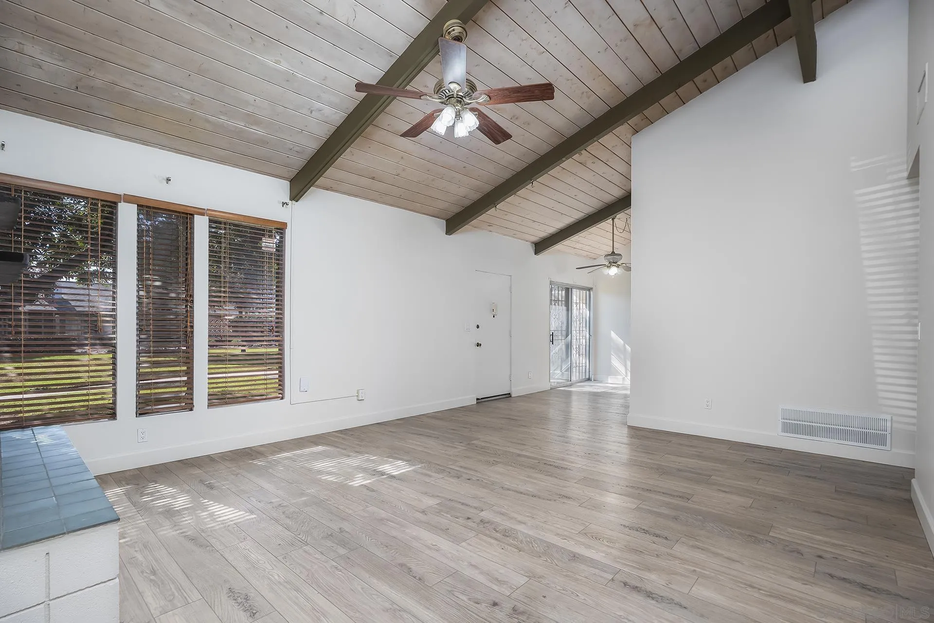 https://cdn.realtyfeed.com/cdn/127/260018678/0795a60a1ce694399e2ef6c617592c31.webp