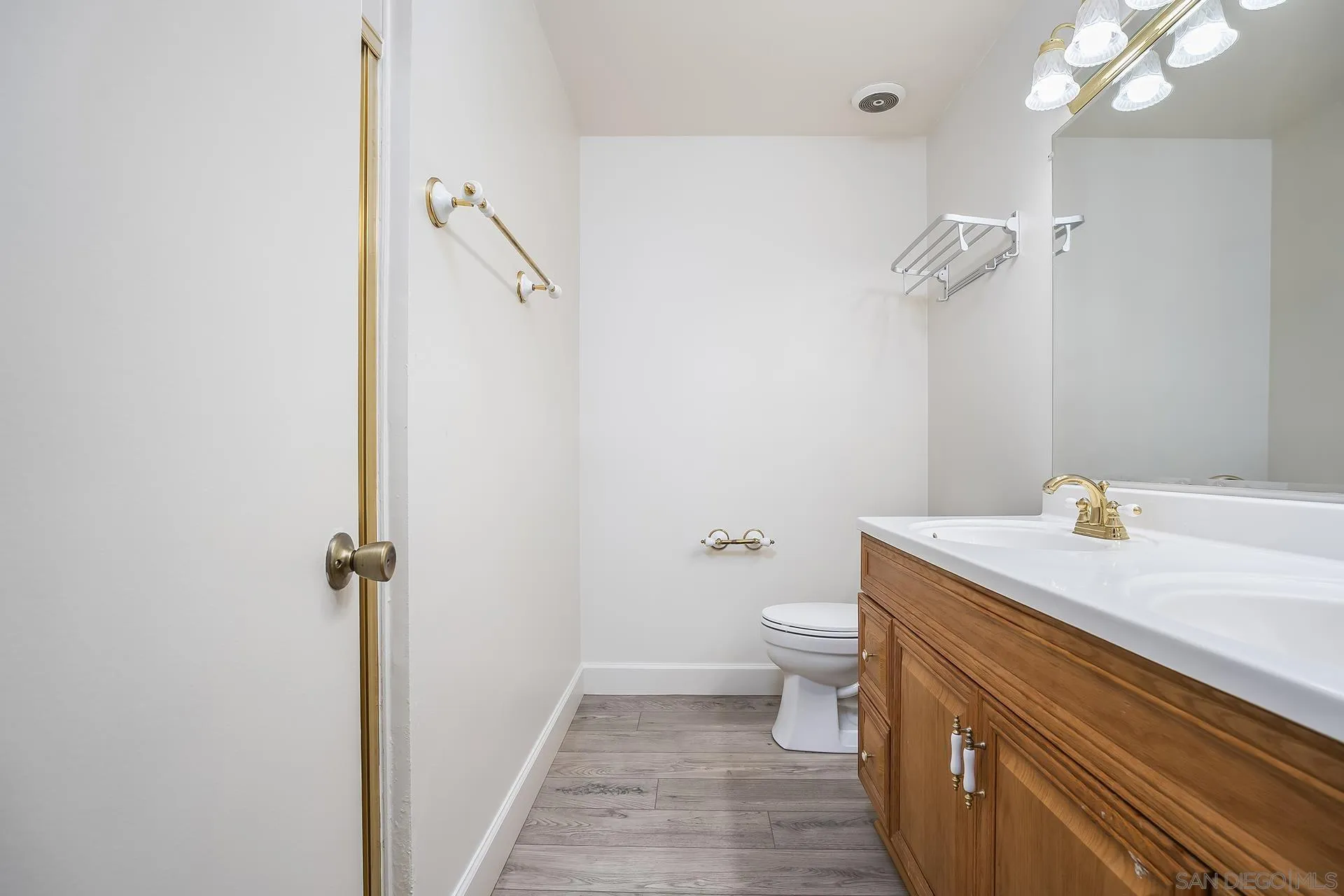 https://cdn.realtyfeed.com/cdn/127/260018678/39e6ba910e167aecfc2250a7538a2be2.webp