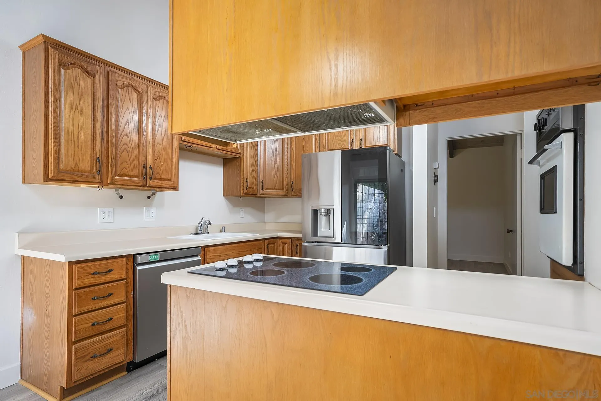 https://cdn.realtyfeed.com/cdn/127/260018678/46ecd882539e1ba7147502dbdb189a33.webp