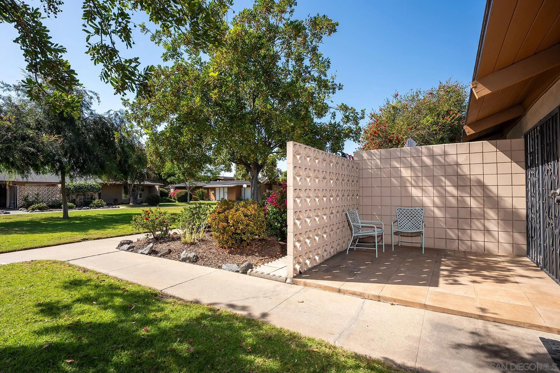 https://cdn.realtyfeed.com/cdn/127/260018678/815a858dc9808d8ff13a91927d2997fe.webp