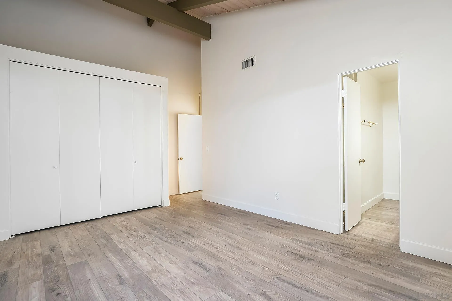 https://cdn.realtyfeed.com/cdn/127/260018678/9a238e8b848fd91e020d9b3011632381.webp
