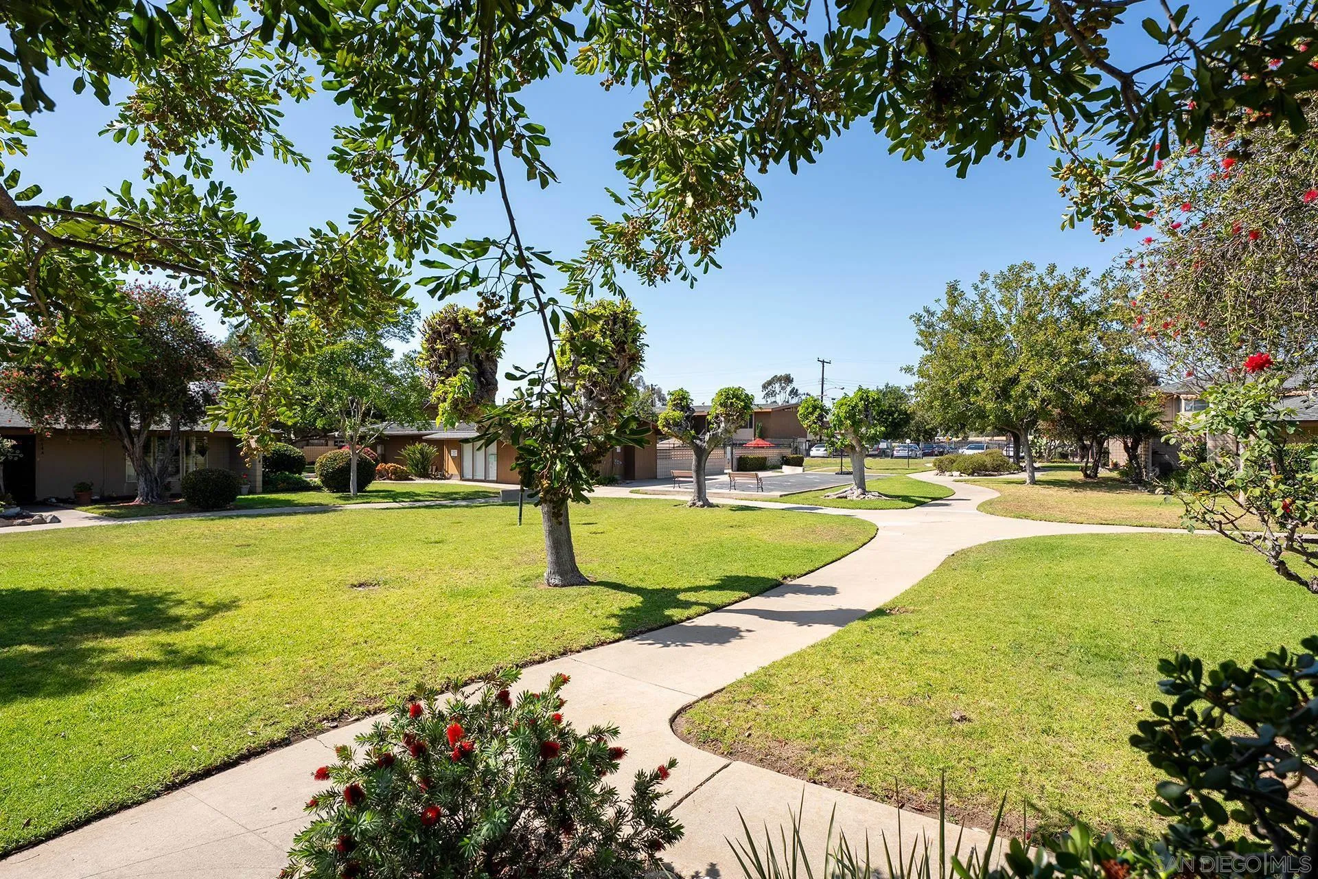 https://cdn.realtyfeed.com/cdn/127/260018678/9be62a83449ffb561618aff625f3705d.webp