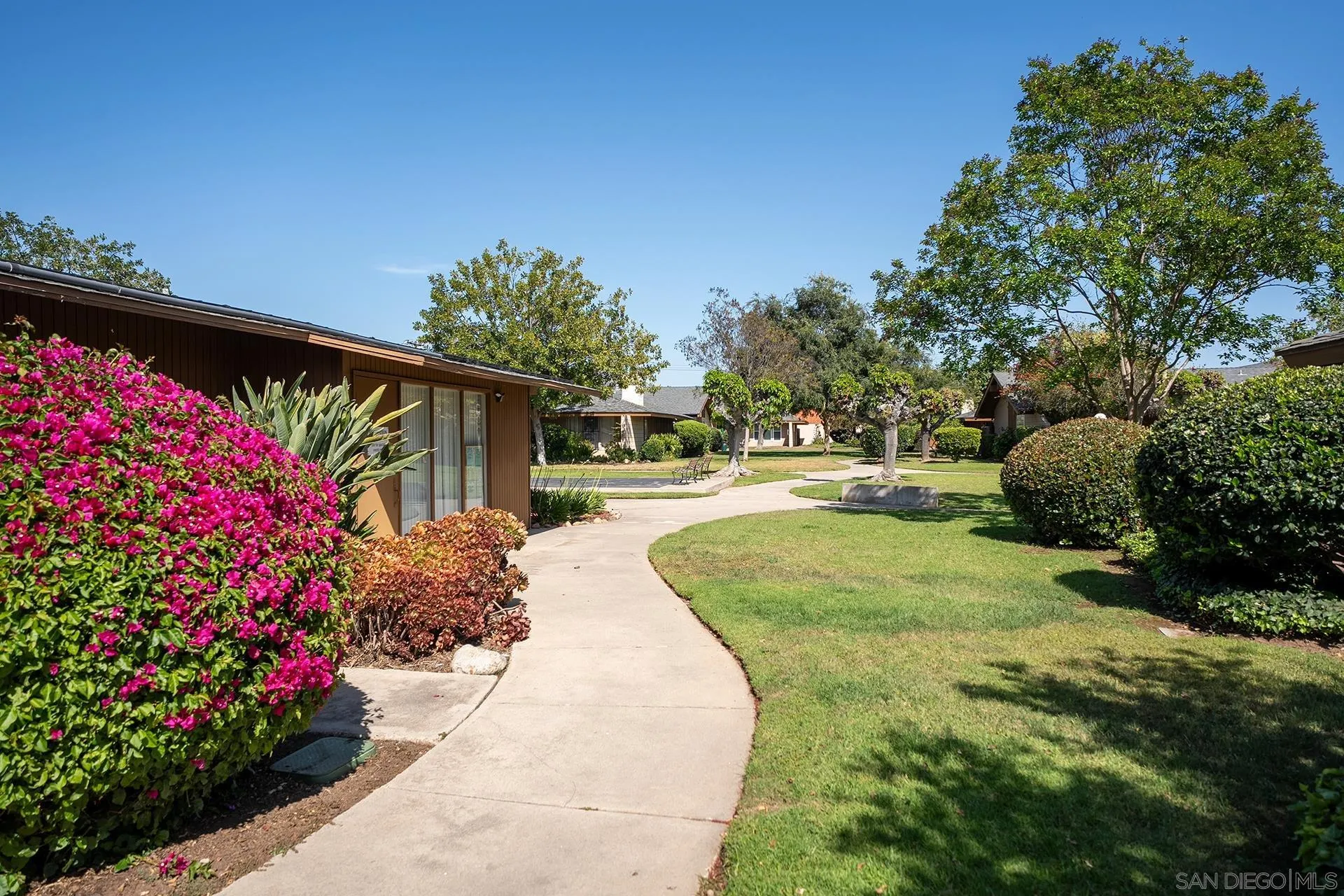 https://cdn.realtyfeed.com/cdn/127/260018678/c1b333c2a427e99660101e579fa8c84e.webp